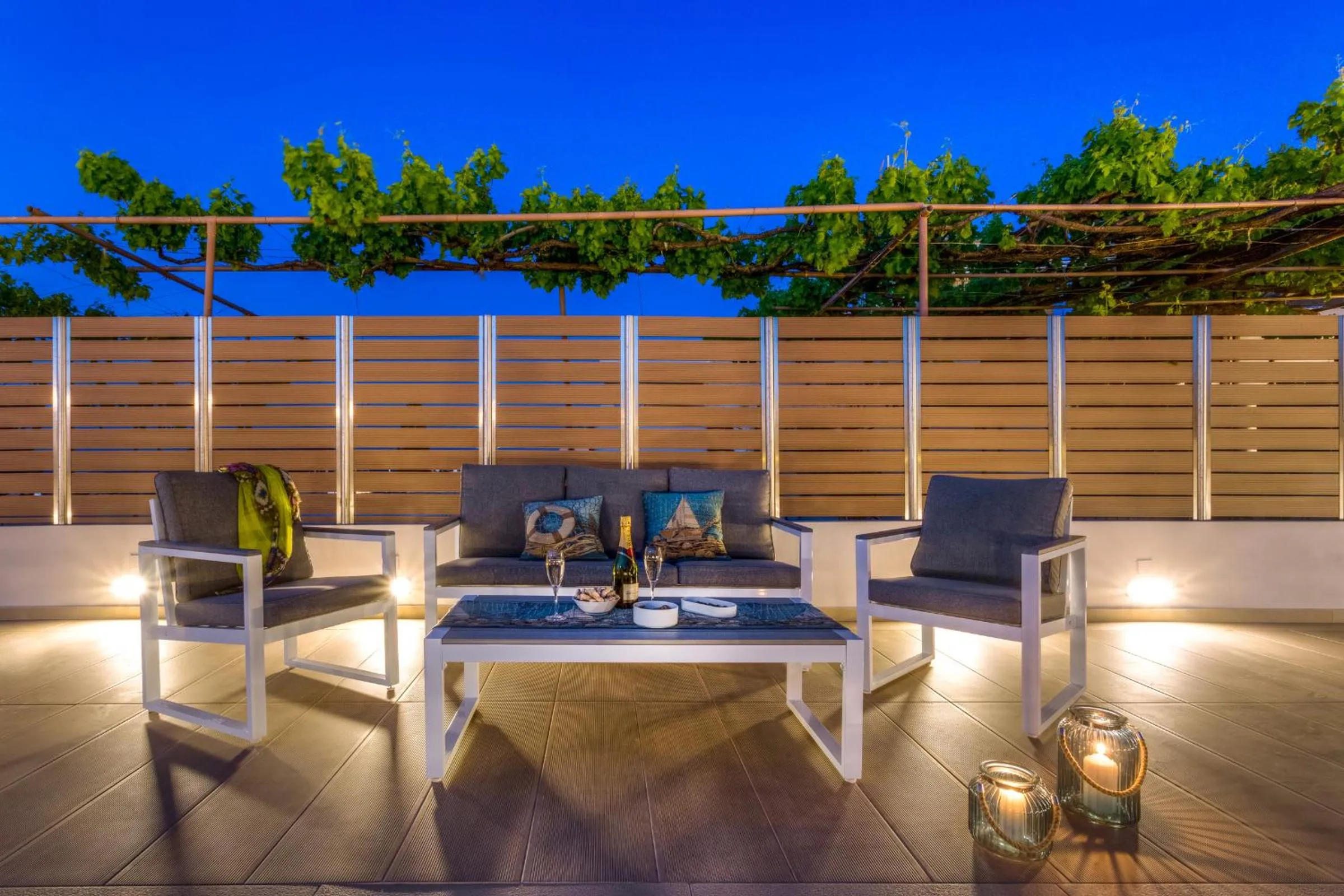 Summer in Angels Suites