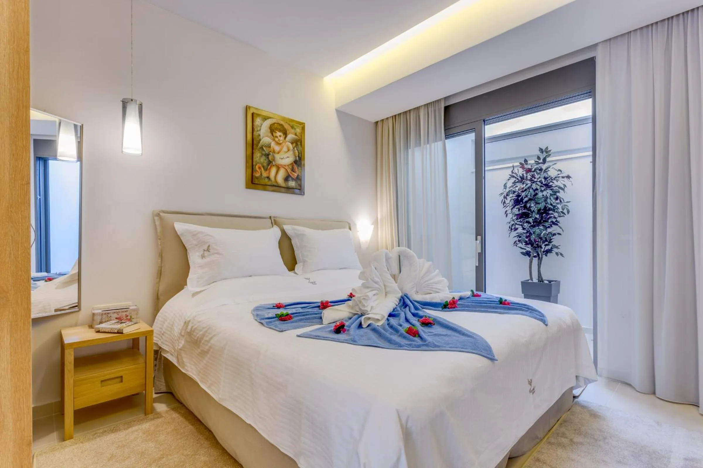 Night, Bed in Angels Suites