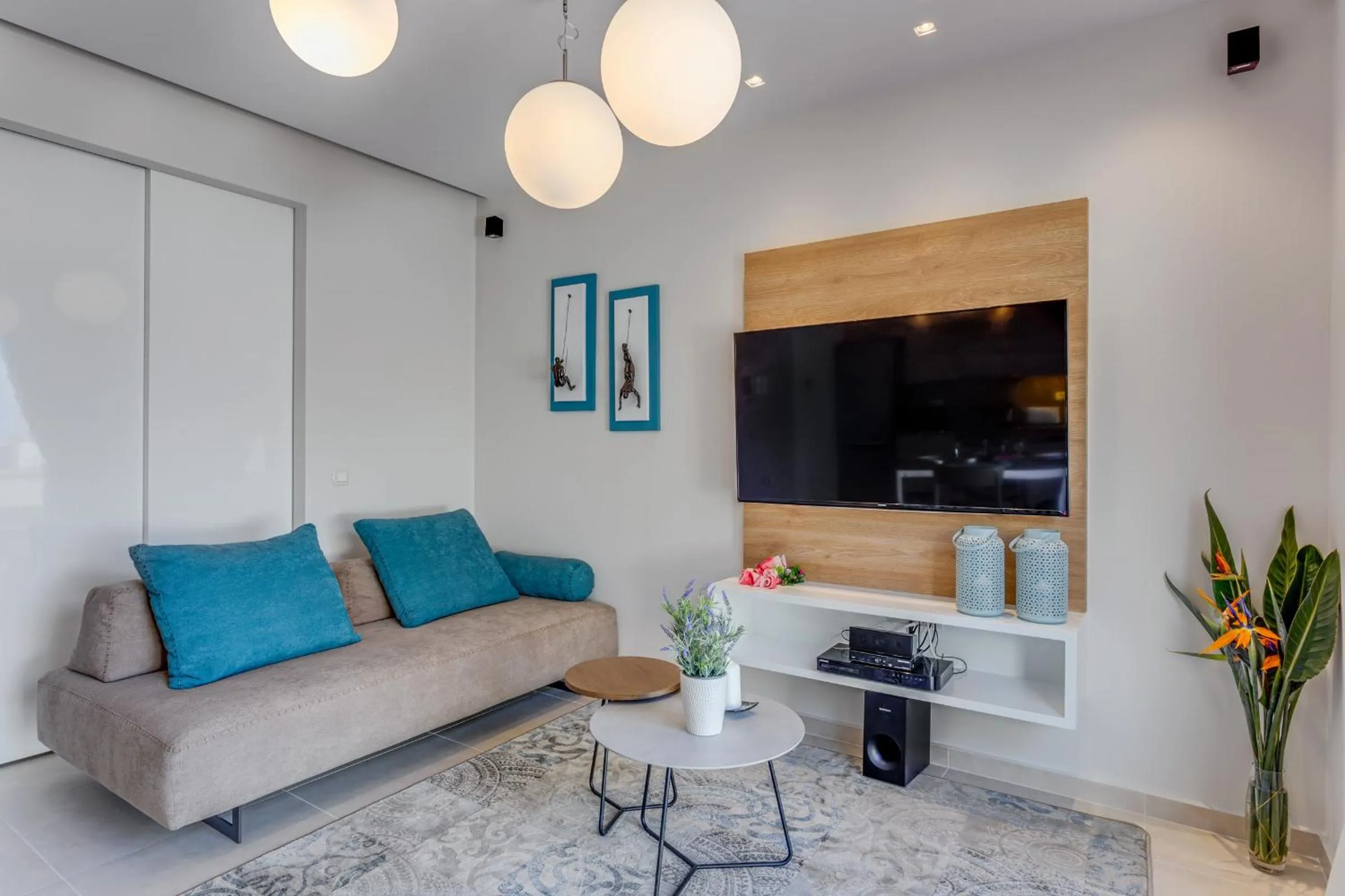 Day in Angels Suites