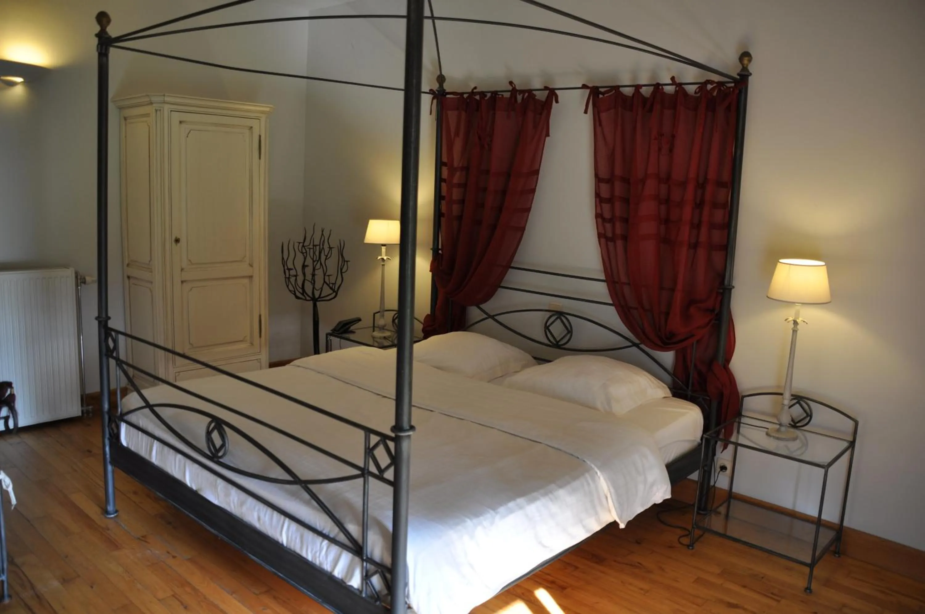 Bedroom, Bed in Aparthotel Le Manoir du Capitaine