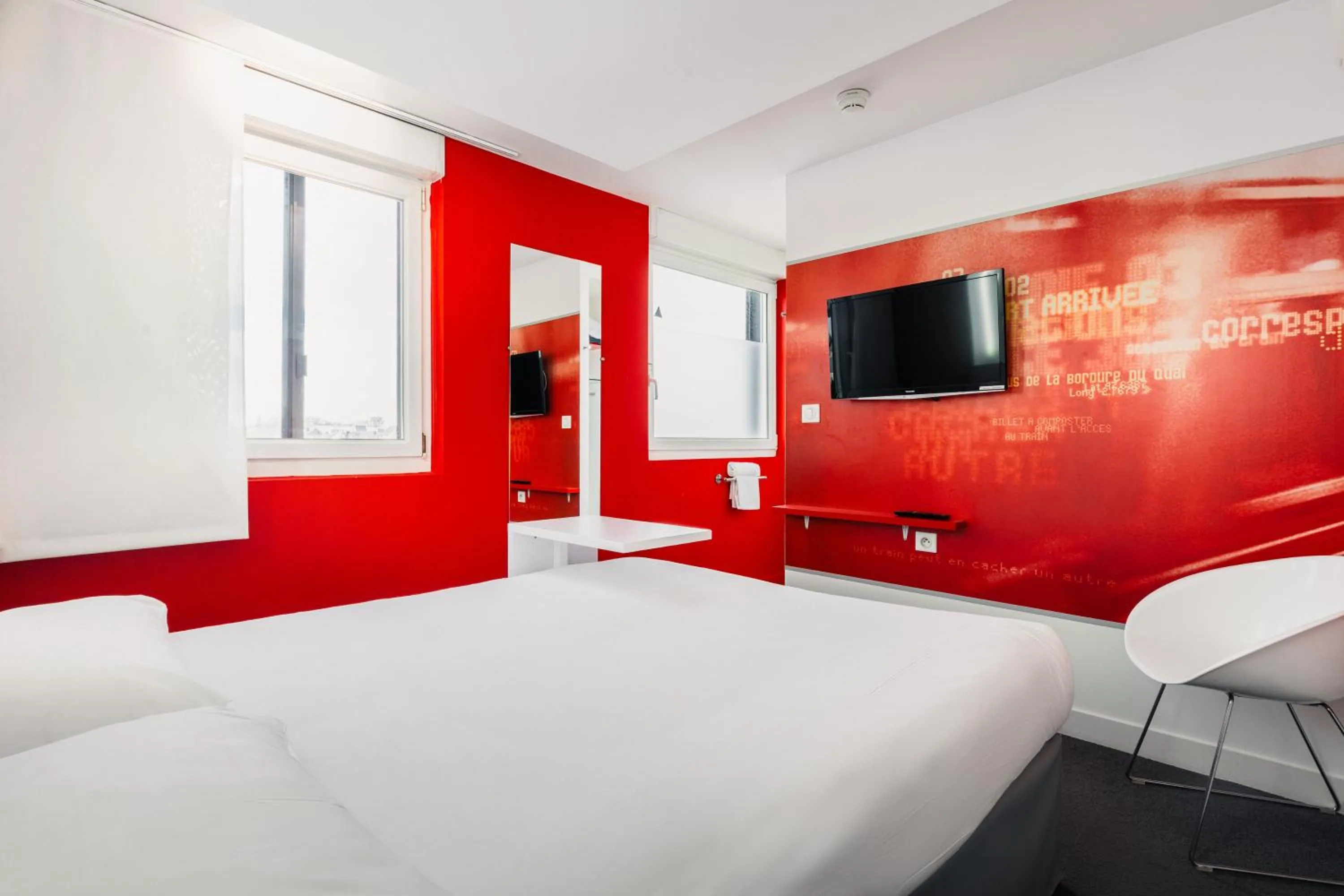 Bedroom, Bed in ibis Styles Vannes Gare Centre