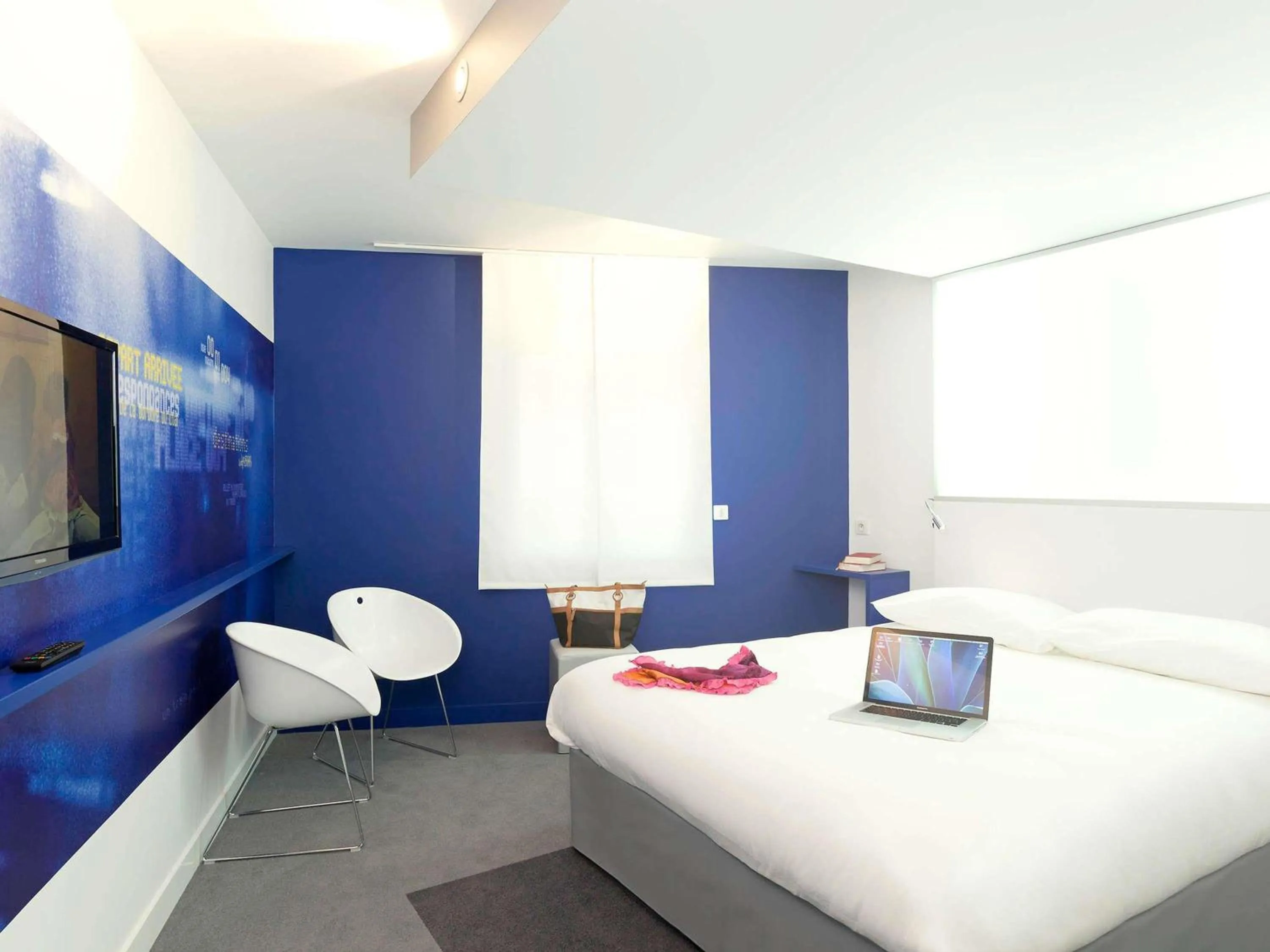 Bedroom, Bed in ibis Styles Vannes Gare Centre