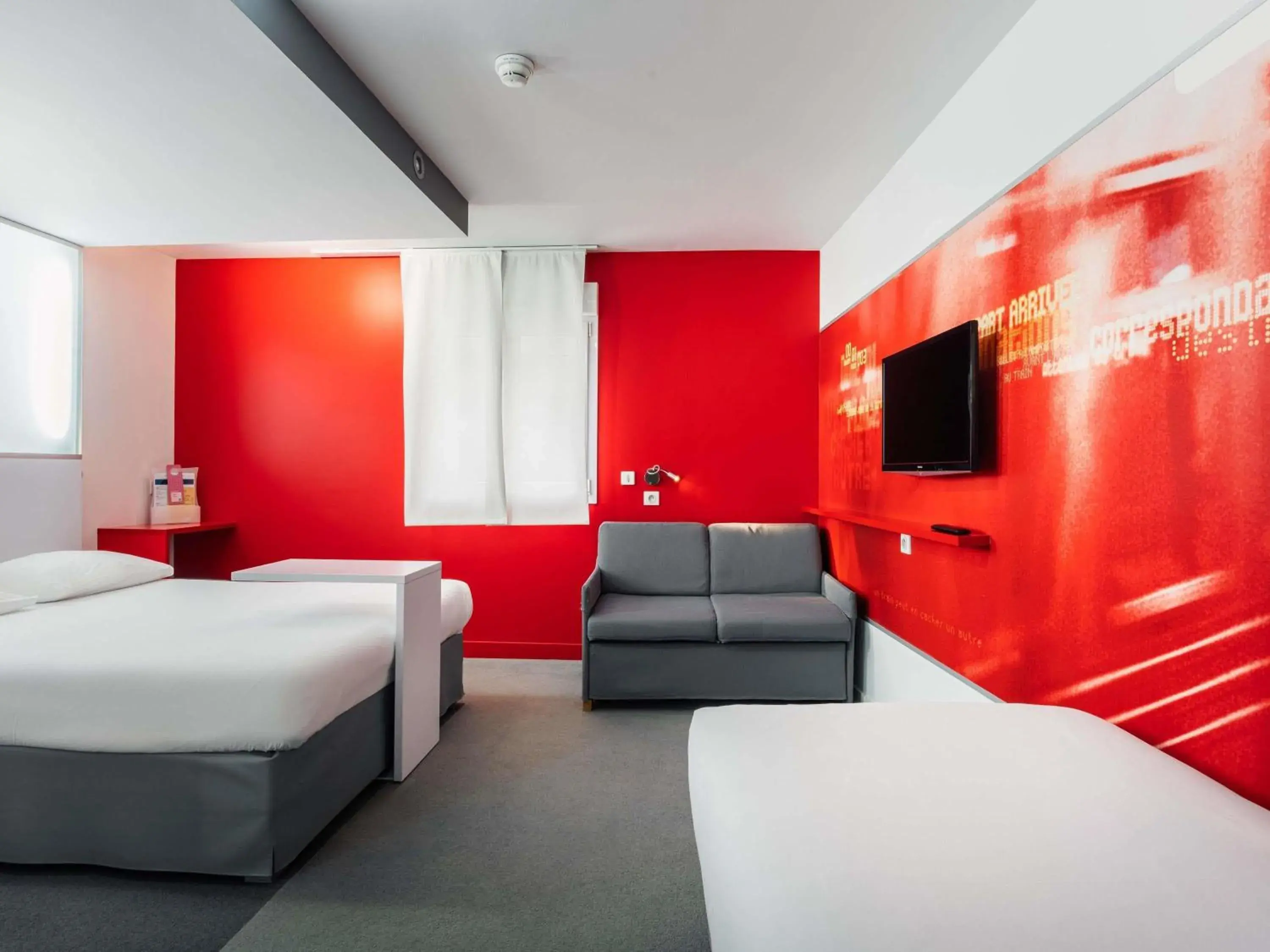 Bedroom, Bed in ibis Styles Vannes Gare Centre Bedroom, Bed in ibis Styles Vannes Gare Centre