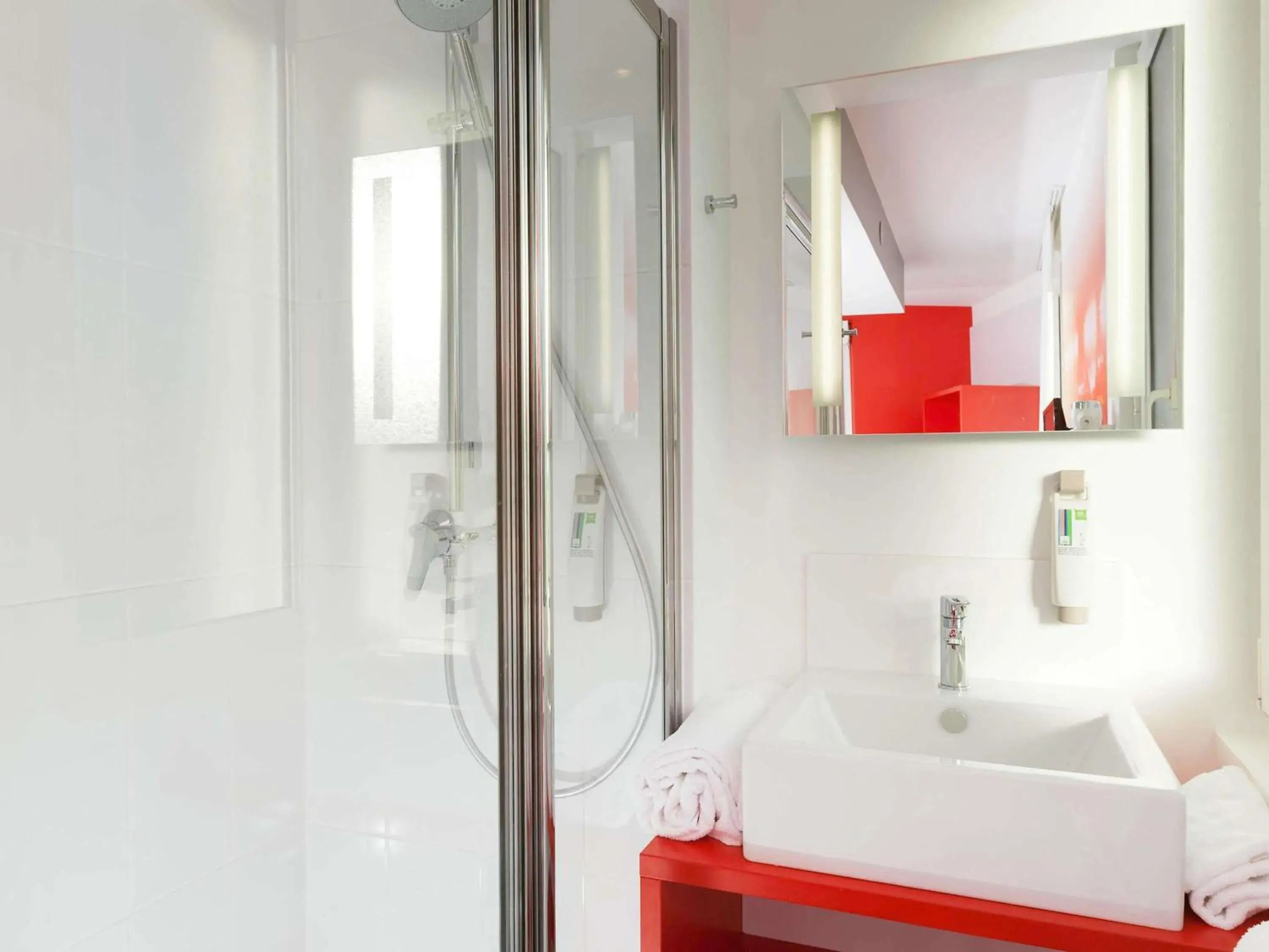 Bedroom, Bed in ibis Styles Vannes Gare Centre Bedroom, Bed in ibis Styles Vannes Gare Centre