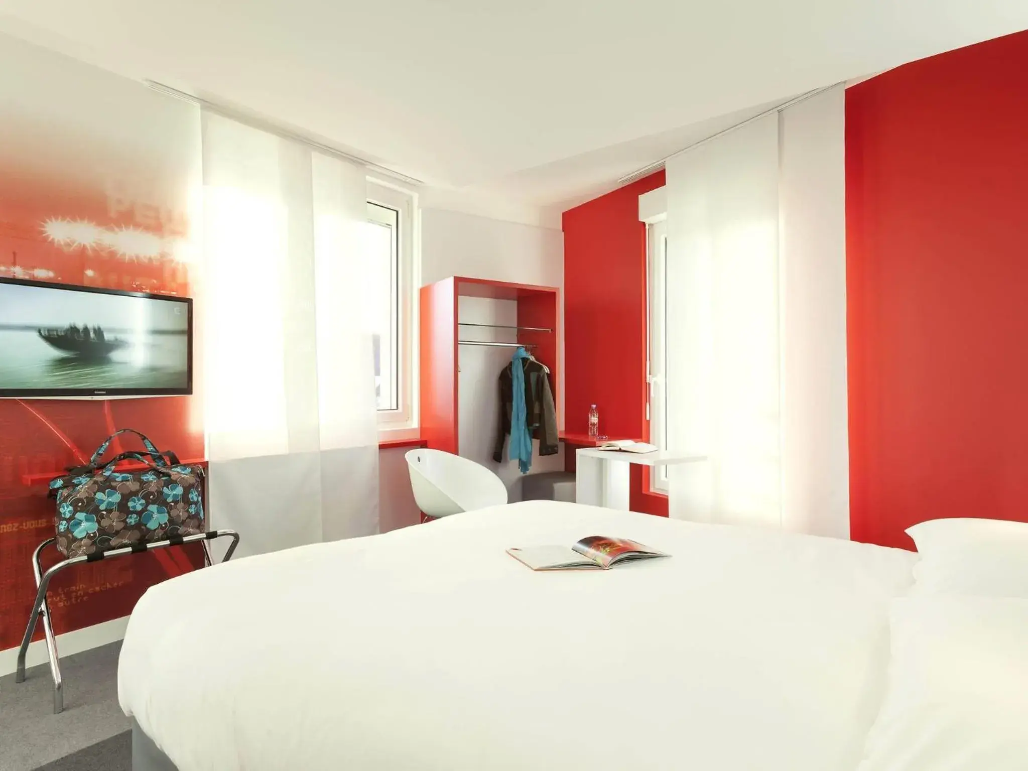 Bedroom, Bed in ibis Styles Vannes Gare Centre Bedroom, Bed in ibis Styles Vannes Gare Centre