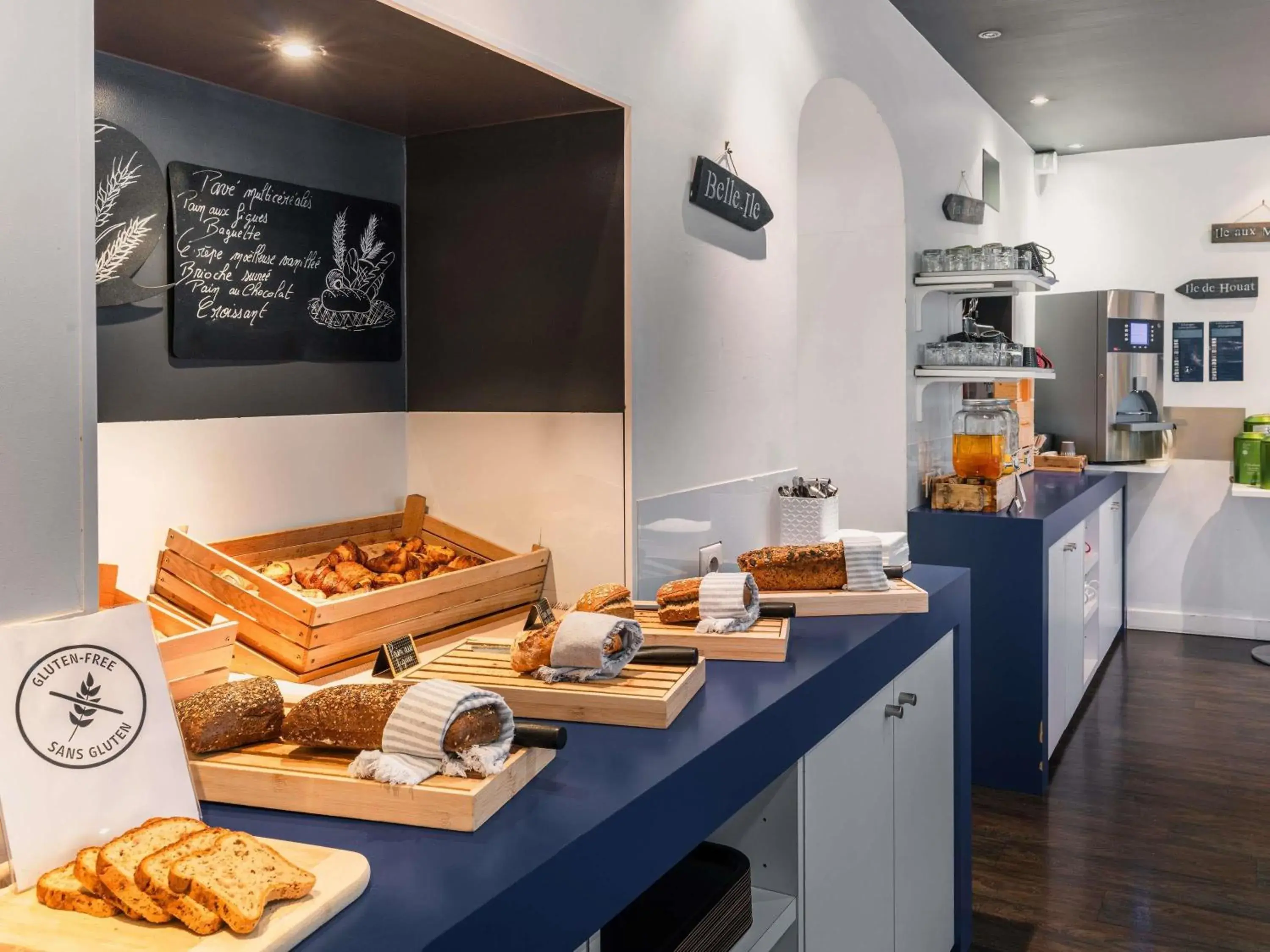 Breakfast in ibis Styles Vannes Gare Centre Breakfast in ibis Styles Vannes Gare Centre