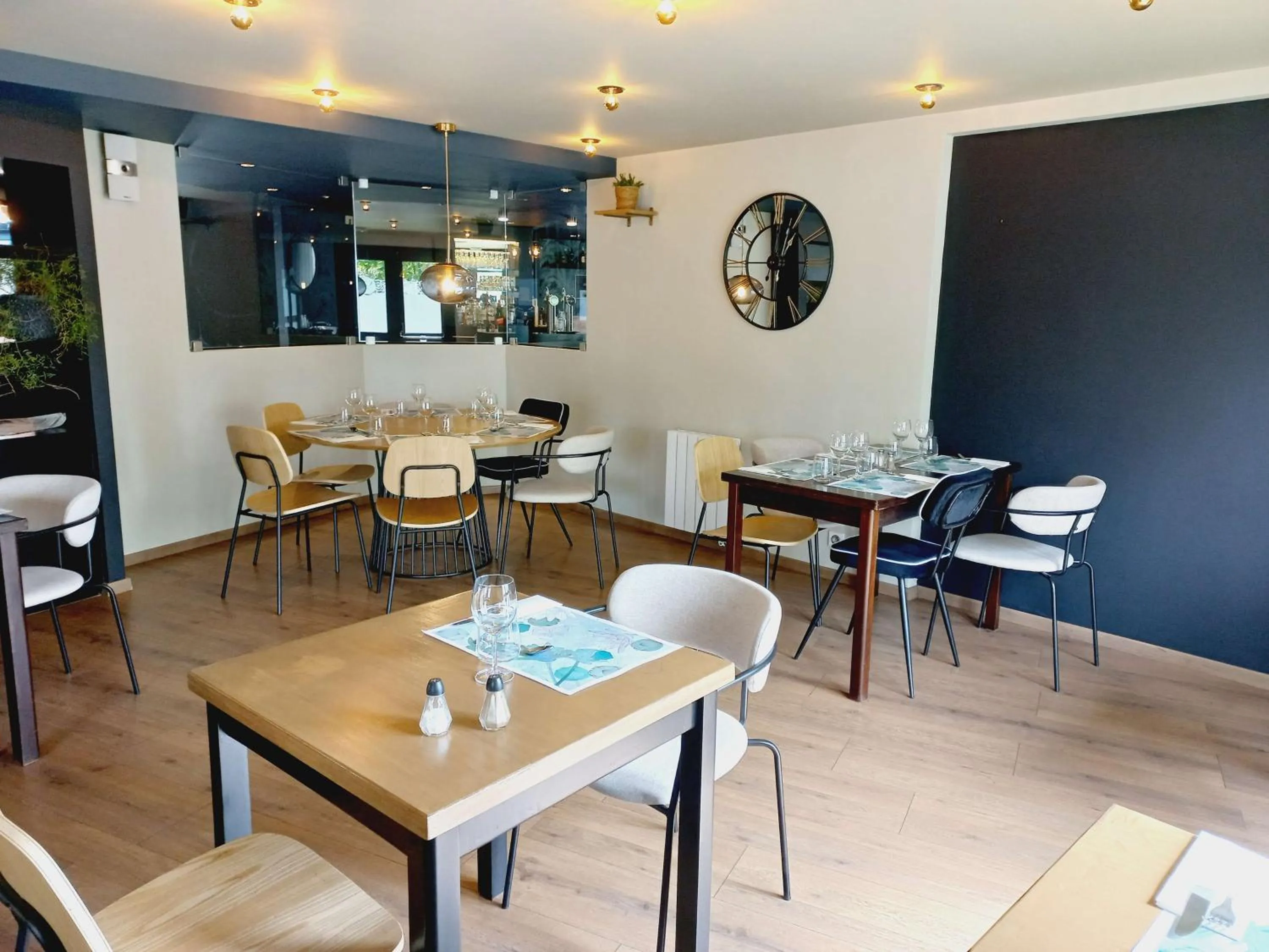 Restaurant/places to eat in BRIT HOTEL LORIENT Le Kerotel