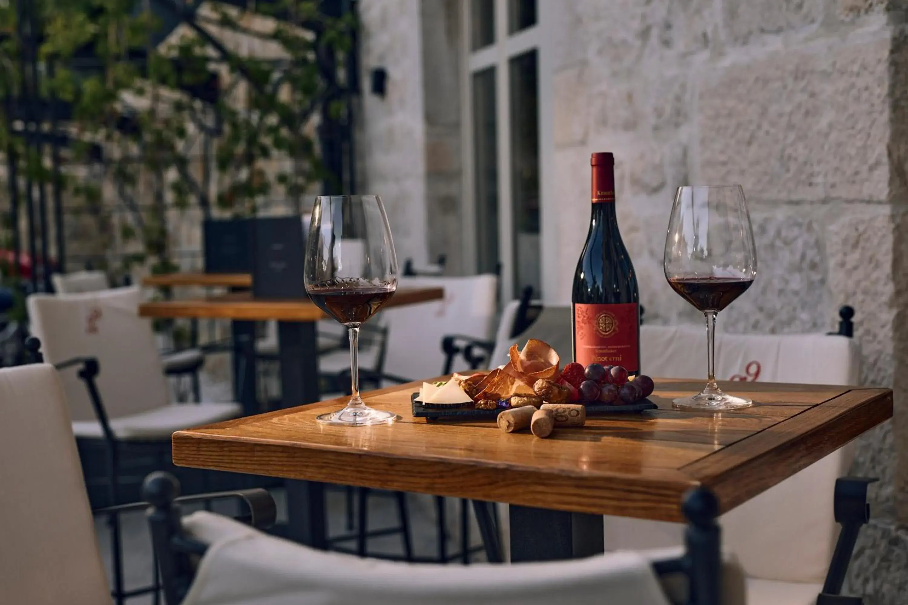 Lounge or bar in Arbiana Heritage Hotel Lounge or bar in Arbiana Heritage Hotel