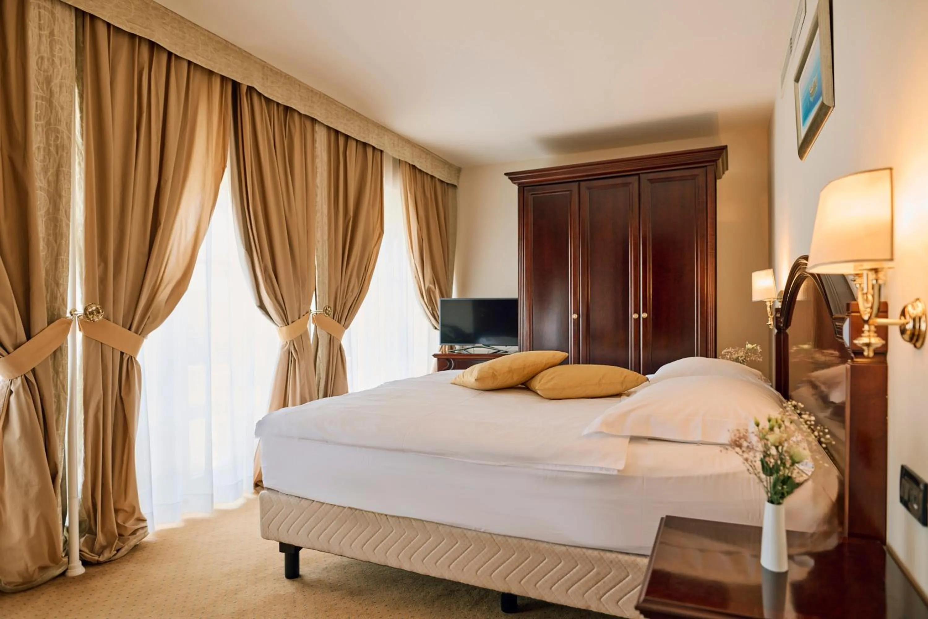 Bed in Arbiana Heritage Hotel