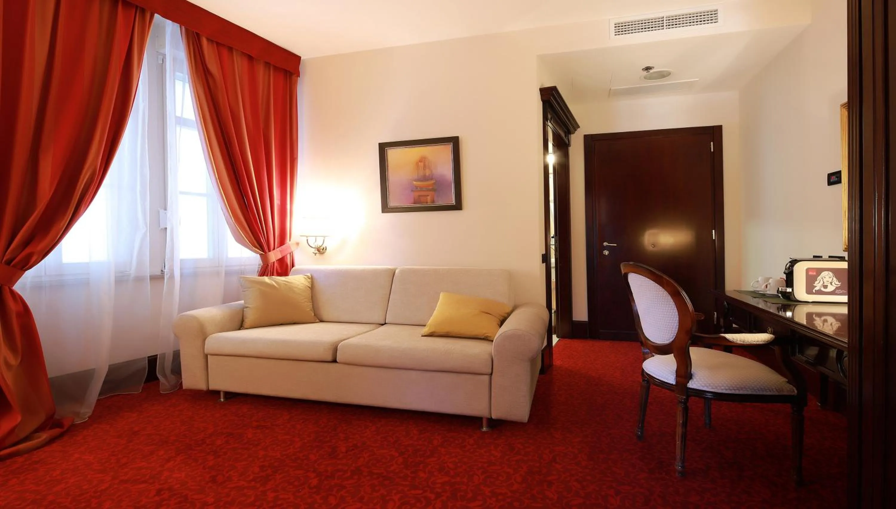 TV and multimedia in Arbiana Heritage Hotel