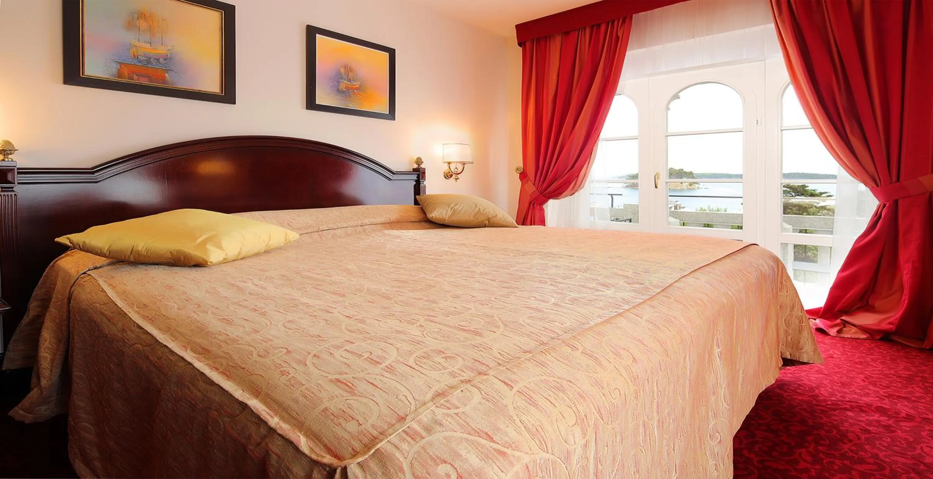 Bed in Arbiana Heritage Hotel