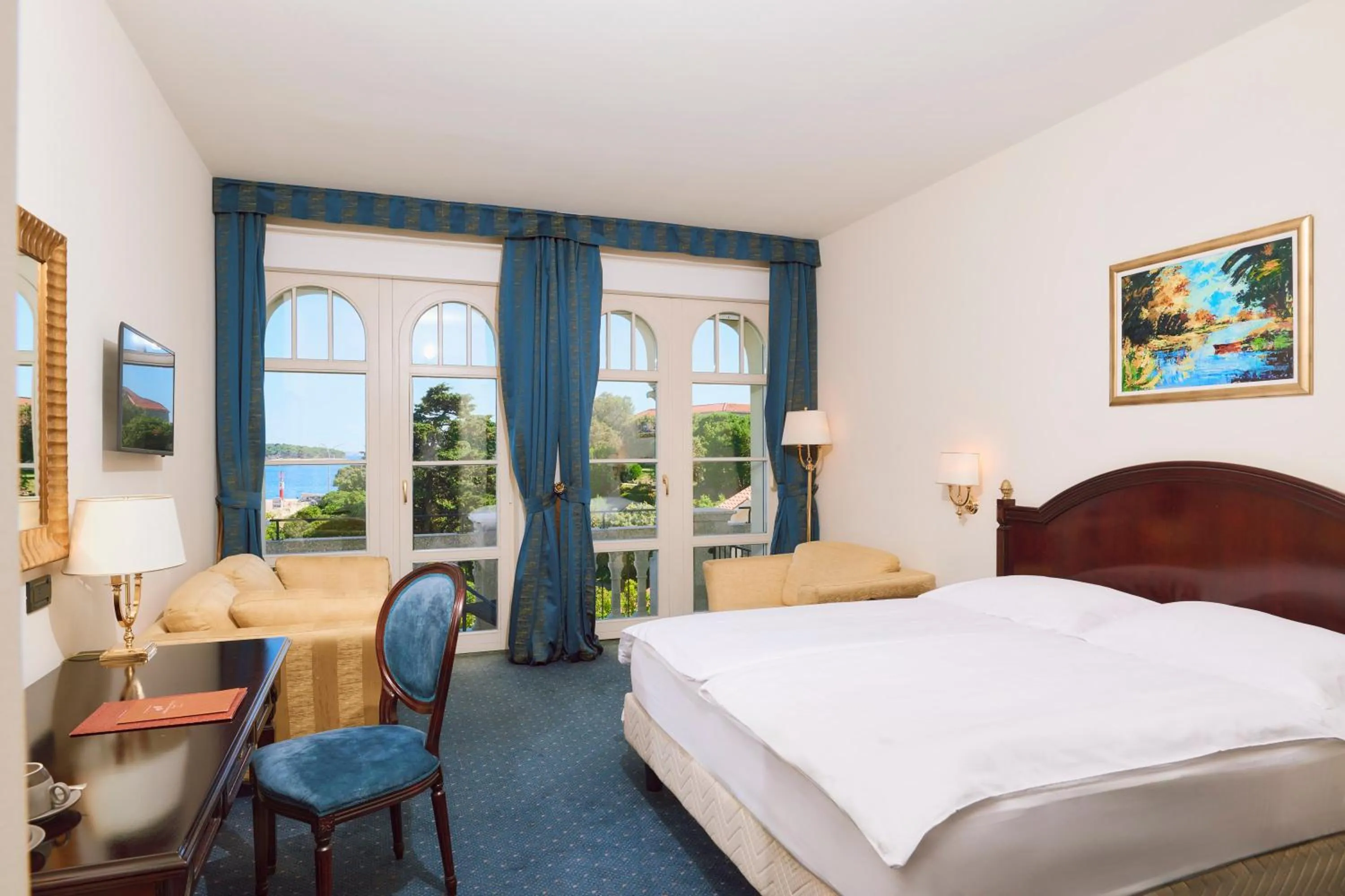 Photo of the whole room, Bed in Arbiana Heritage Hotel