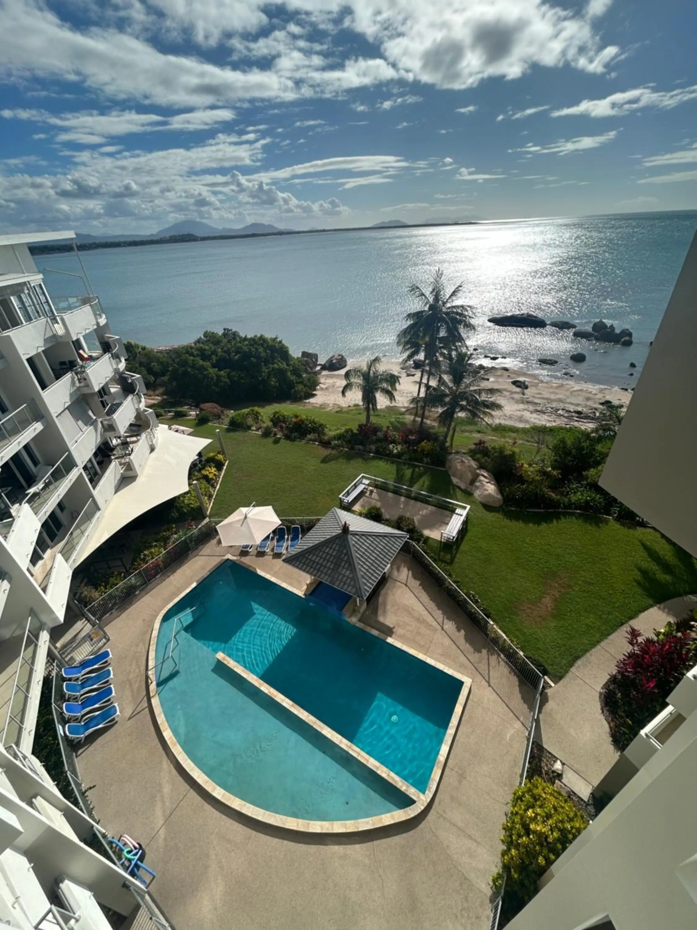 Coral Cove Apartments - Absolute Beachfront Resort Bowen