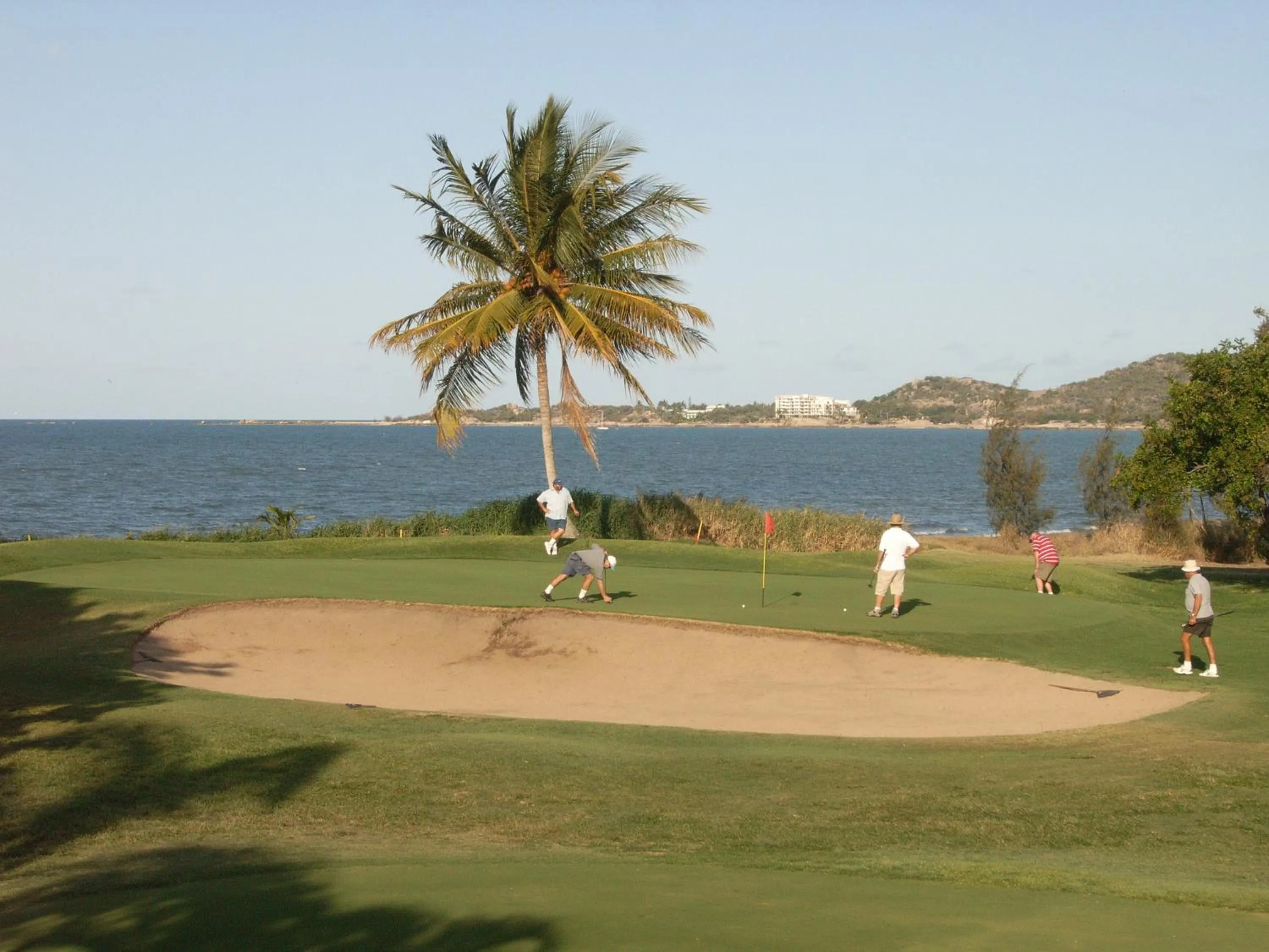 Golfcourse in Coral Cove Apartments - Absolute Beachfront Resort Bowen