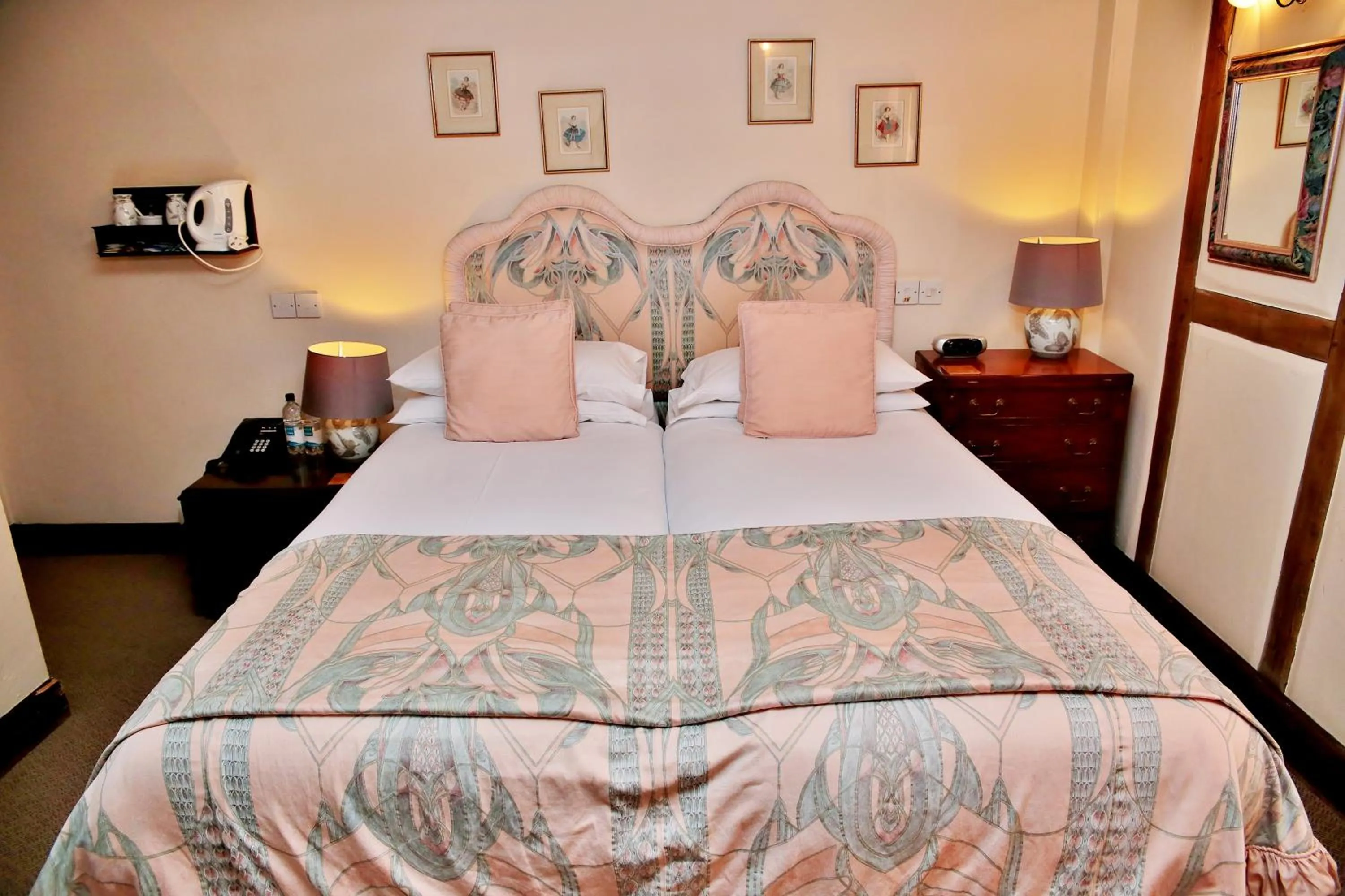 Bed in The Inglenook Hotel