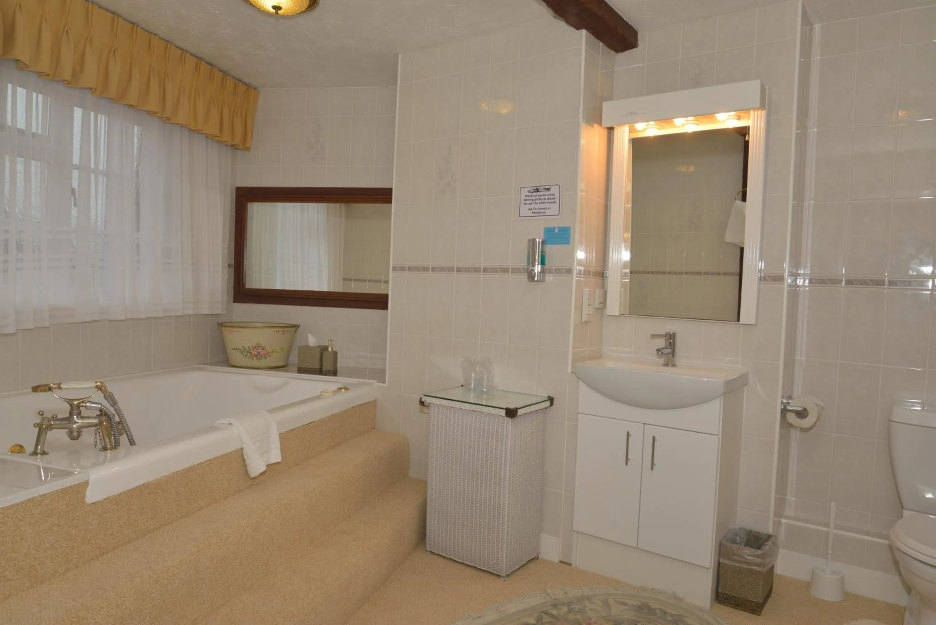 Photo of the whole room in The Inglenook Hotel