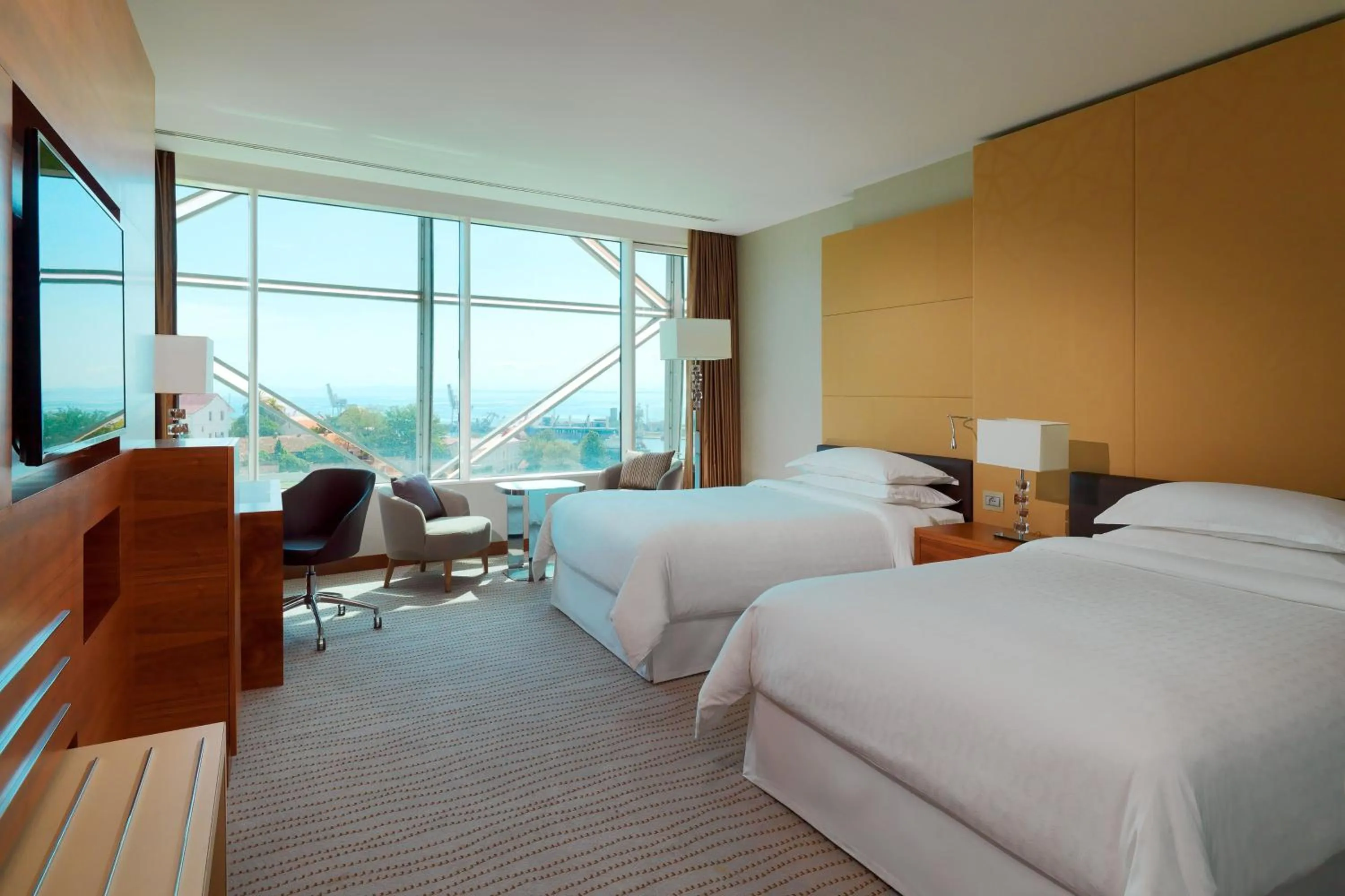 Photo of the whole room, Bed in Sheraton Annaba Hotel