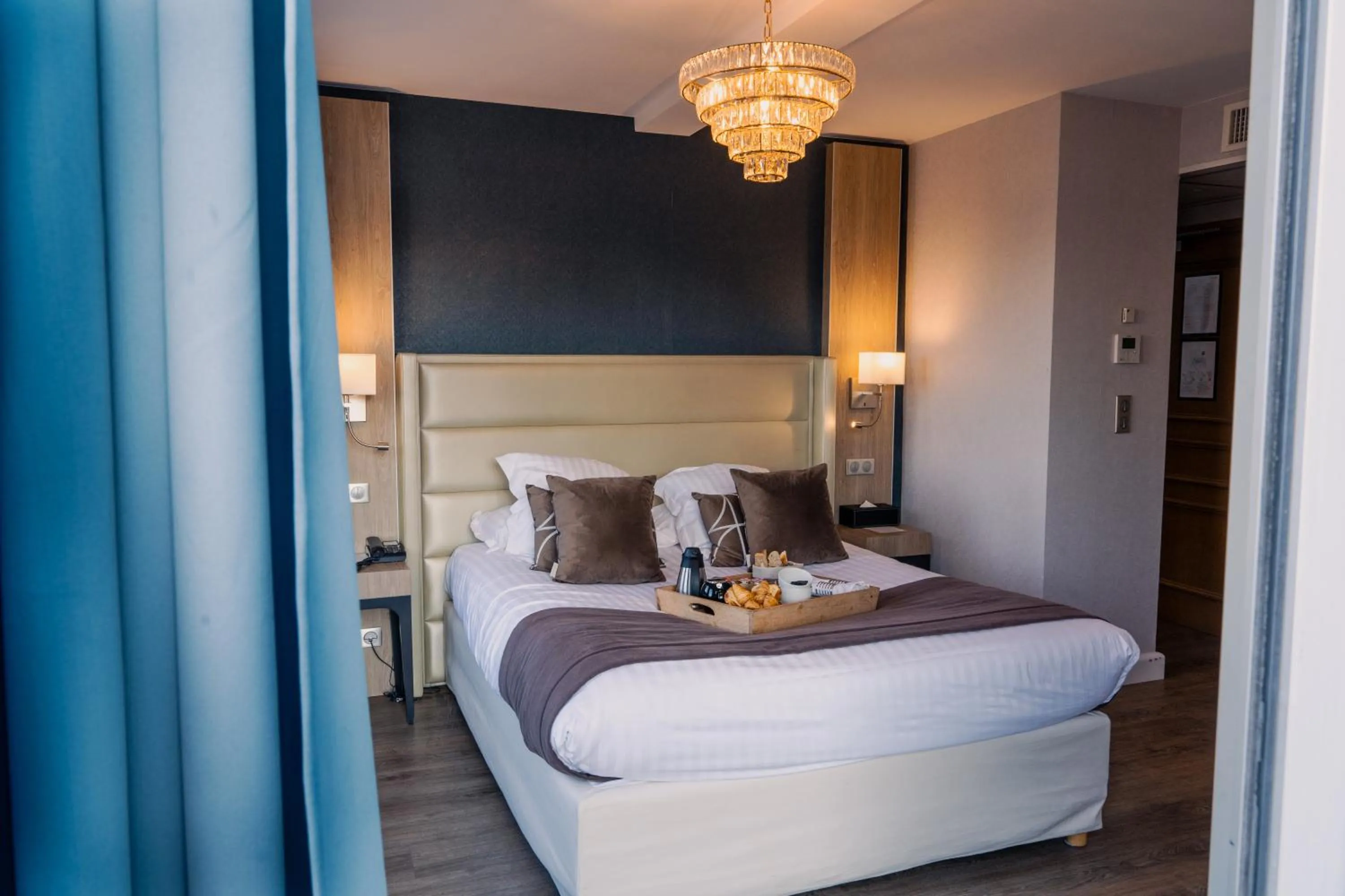 Photo of the whole room, Bed in Le Diana Hôtel & Spa