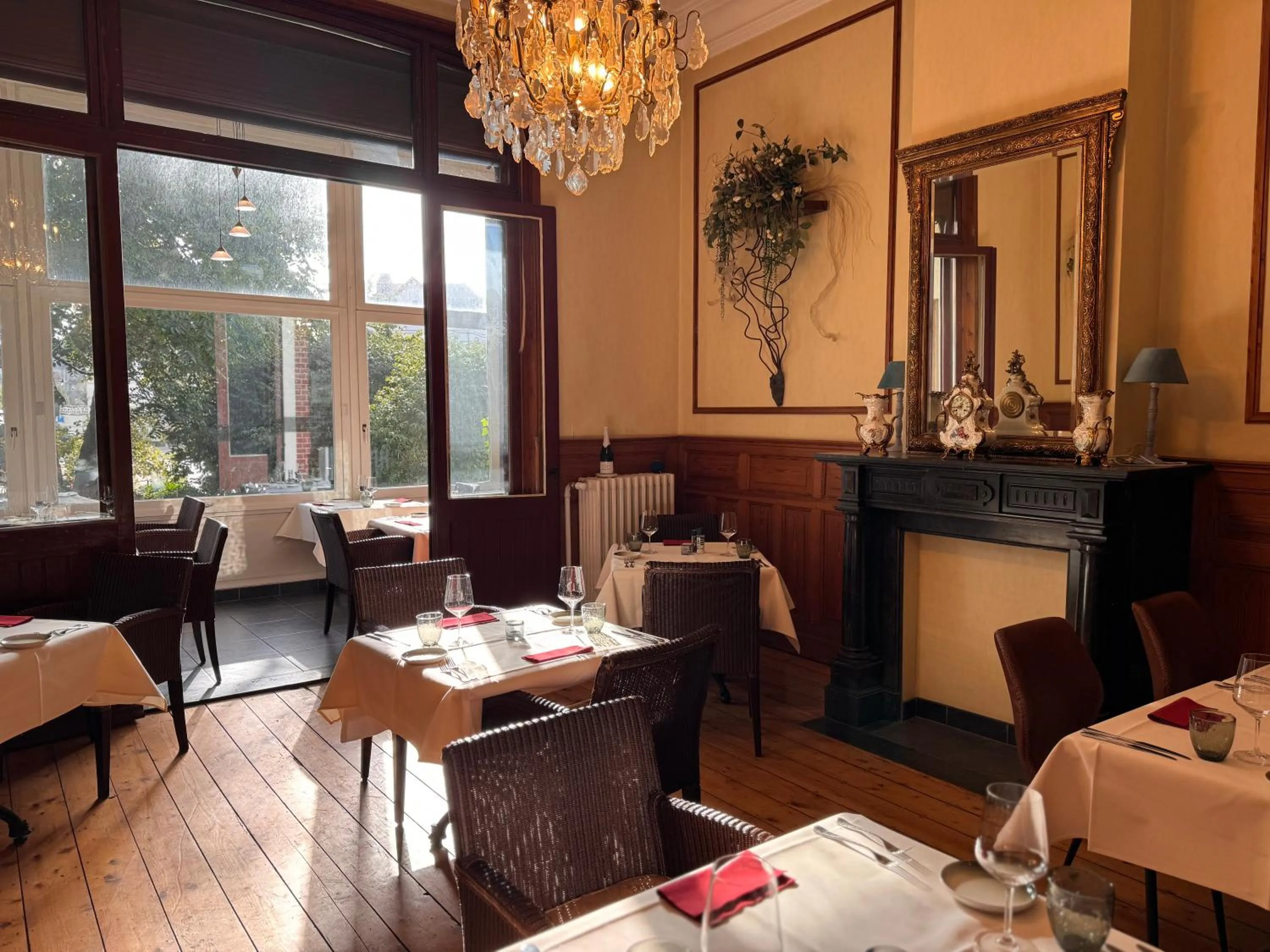 Restaurant/places to eat in Hotel Canteklaar