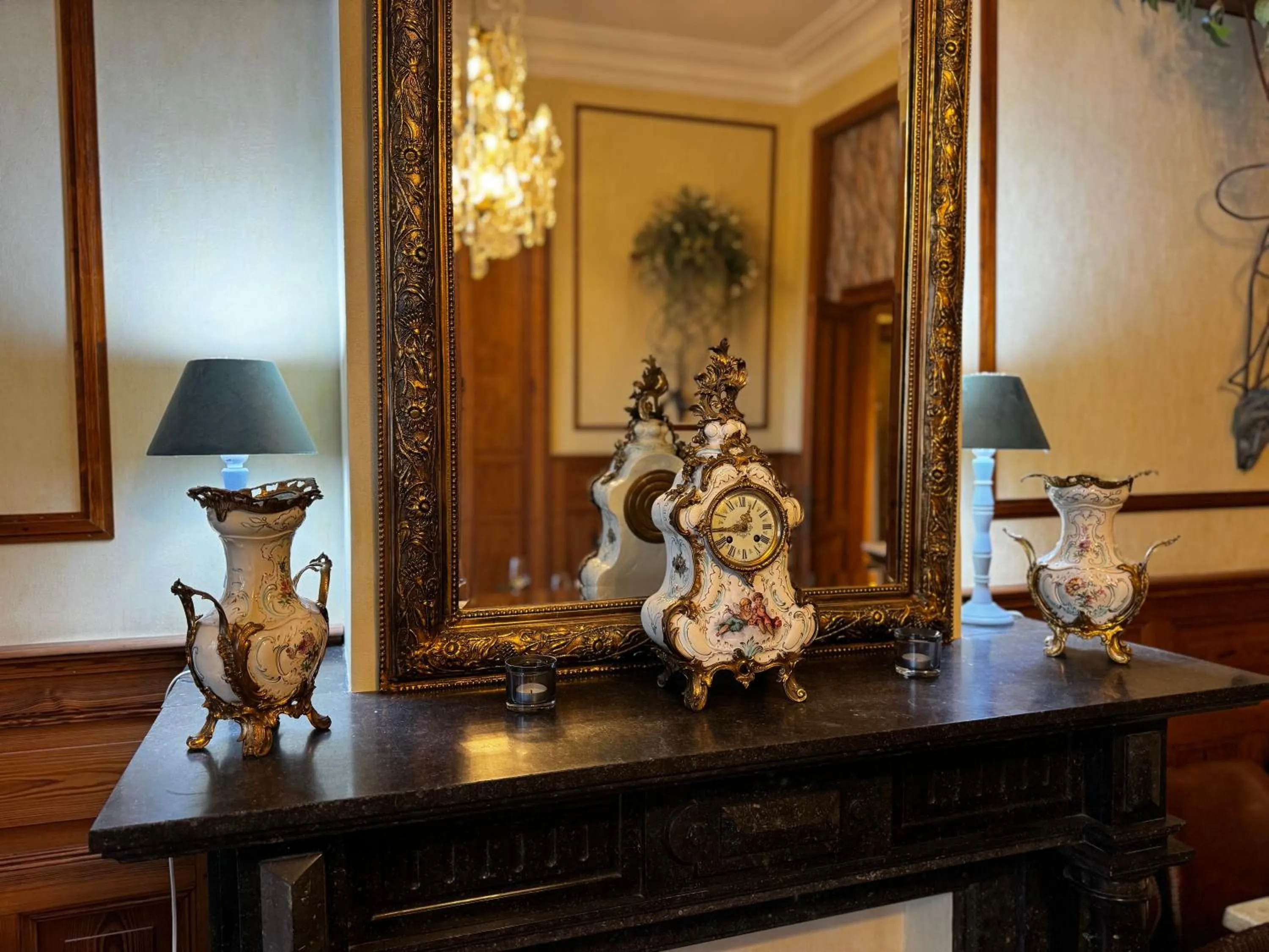 Restaurant/places to eat in Hotel Canteklaar