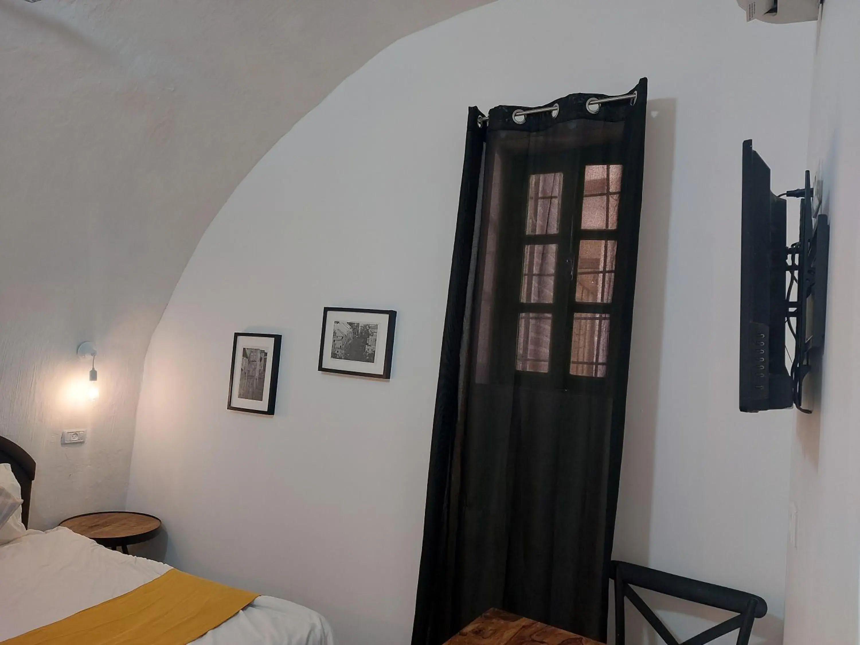 Photo of the whole room, Bed in Heleni Hotel Photo of the whole room, Bed in Heleni Hotel