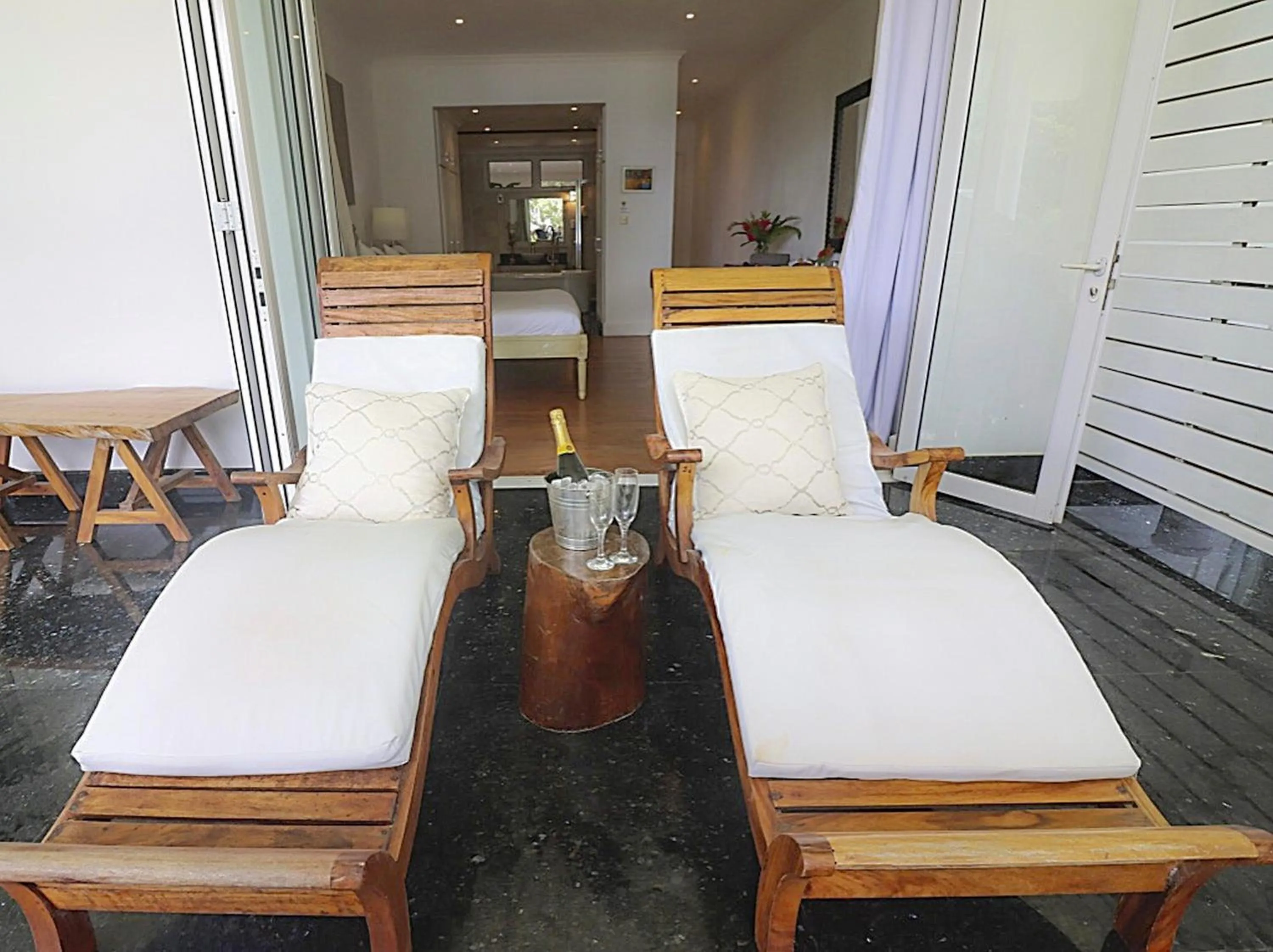 Balcony/Terrace, Bed in Chateau Elysium