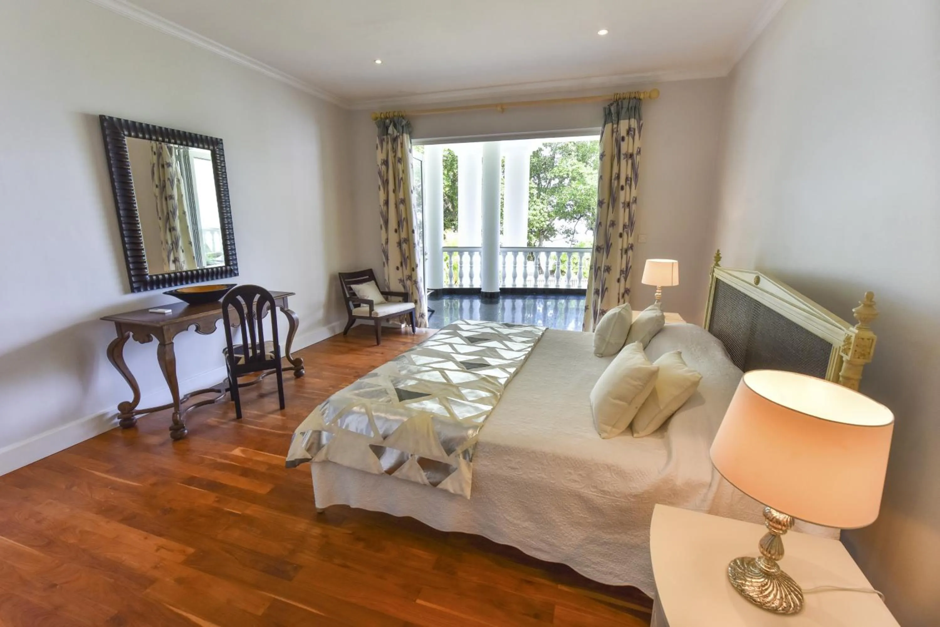 Bed in Chateau Elysium