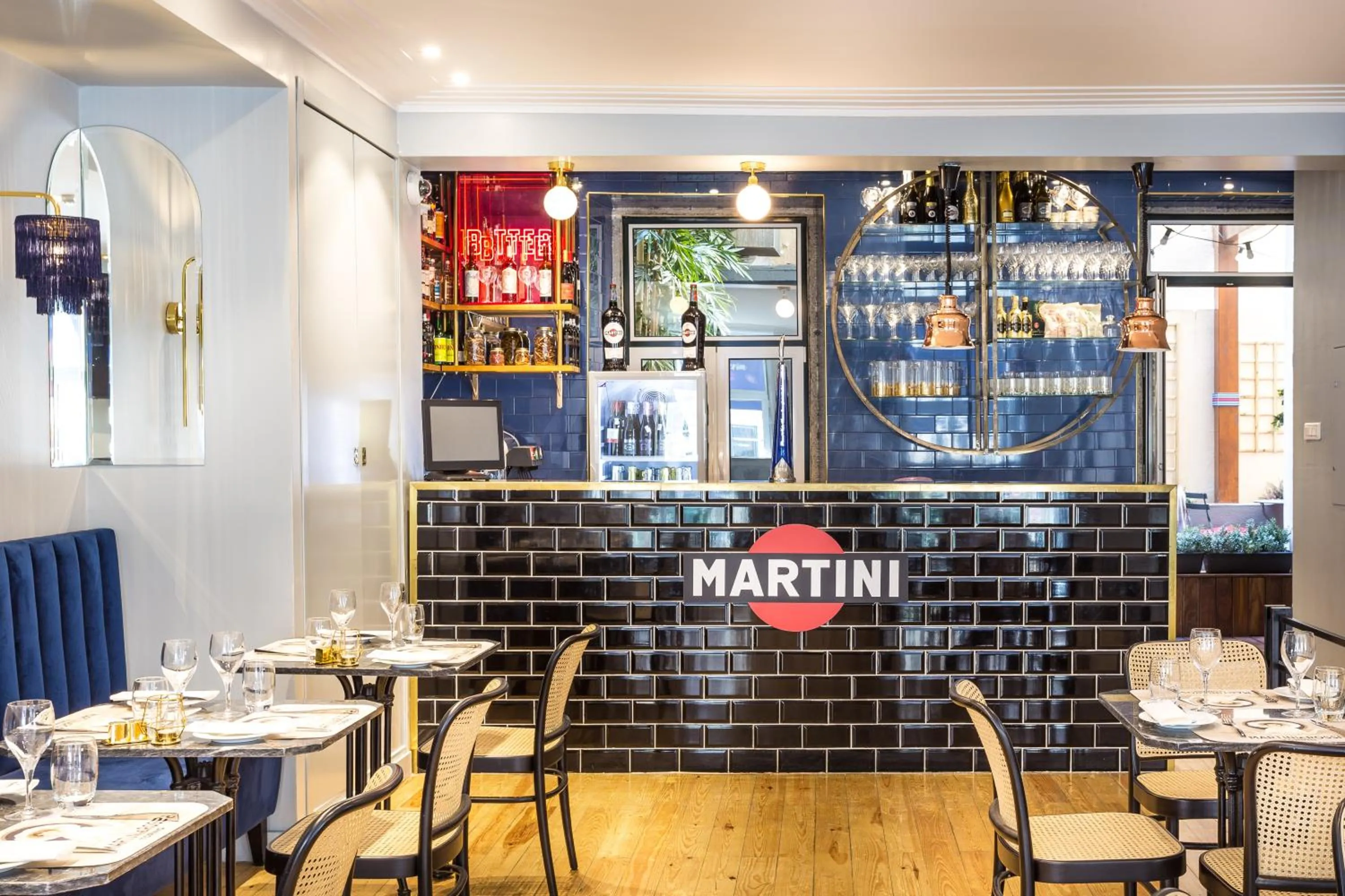 Restaurant/places to eat in The Lift Boutique Hotel by RIDAN Hotels