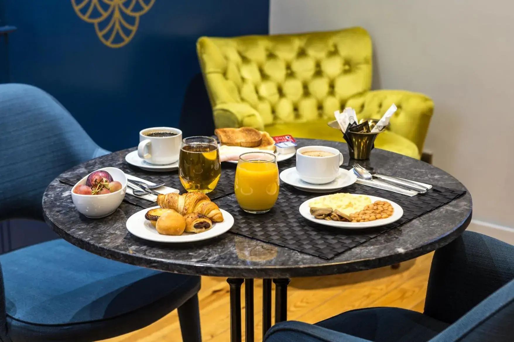 Breakfast in The Lift Boutique Hotel by RIDAN Hotels Breakfast in The Lift Boutique Hotel by RIDAN Hotels