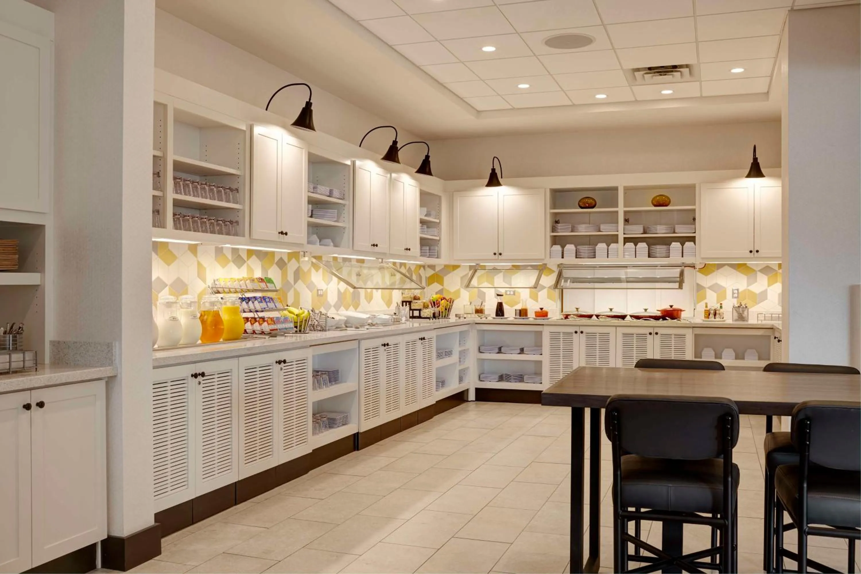 Restaurant/places to eat in Hyatt Place Madison/Verona