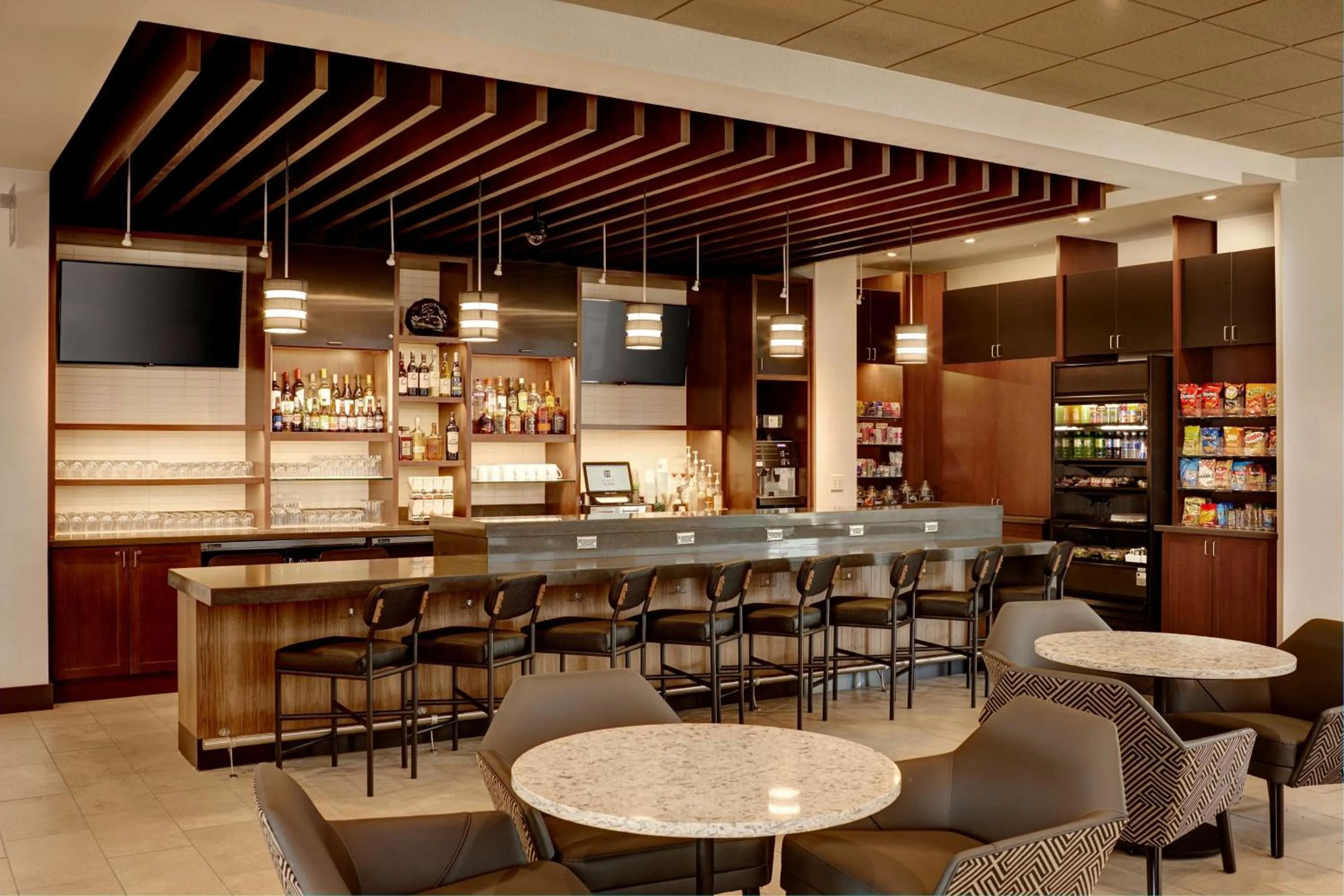 Lounge or bar in Hyatt Place Madison/Verona