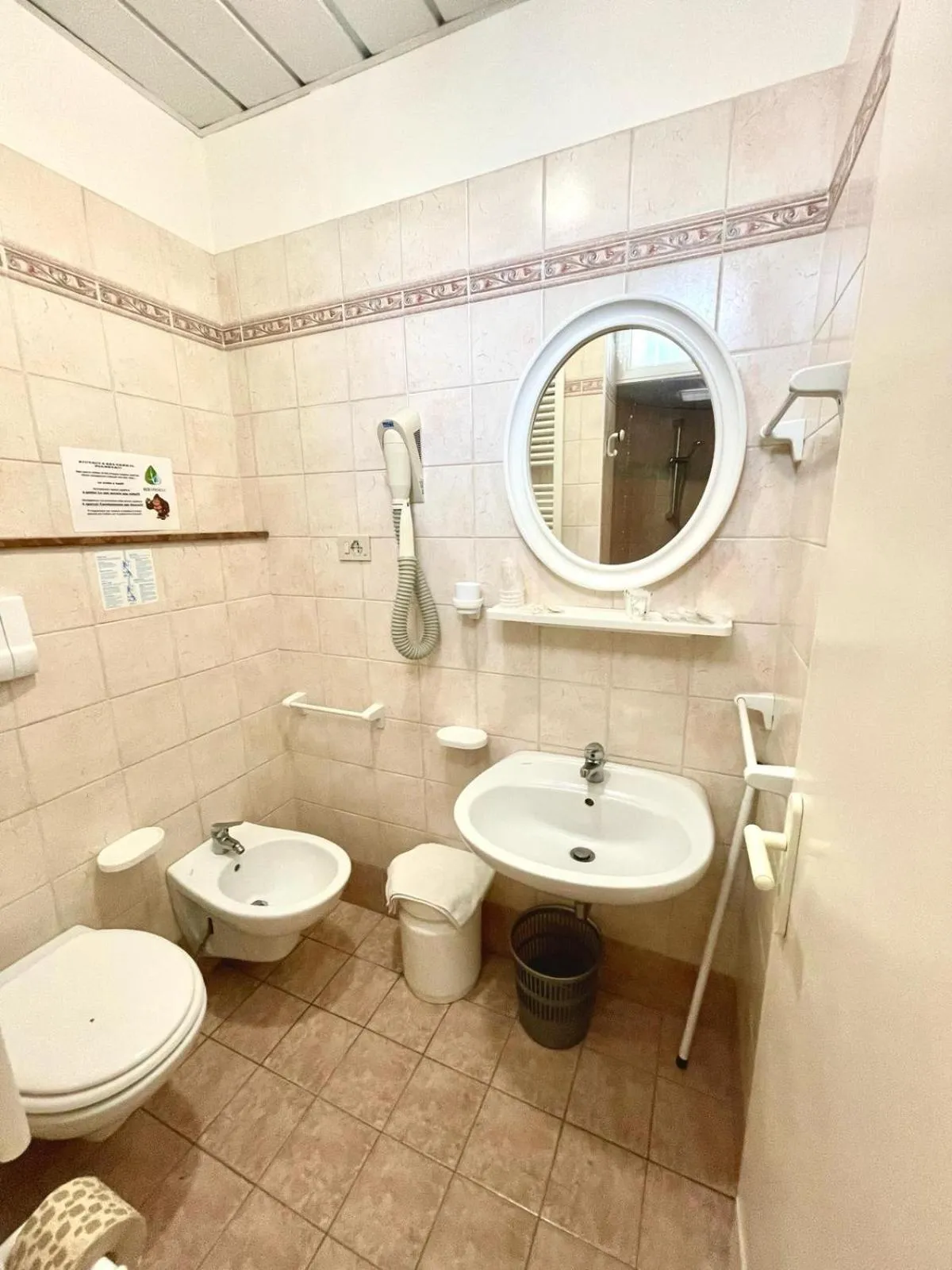 Bathroom in Hotel Crystal NUOVA GESTIONE 2025