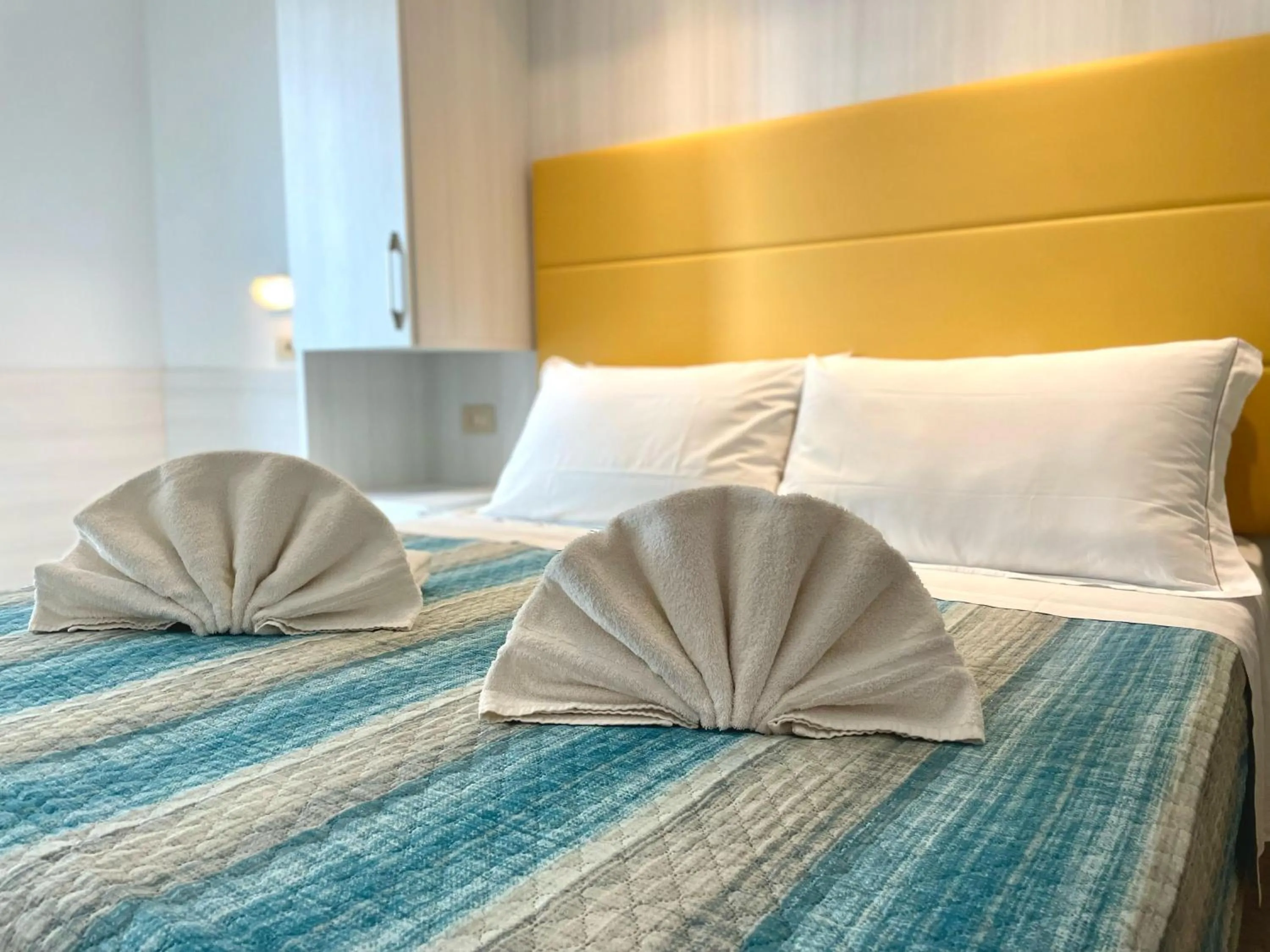 Bedroom, Bed in Hotel Crystal NUOVA GESTIONE 2025