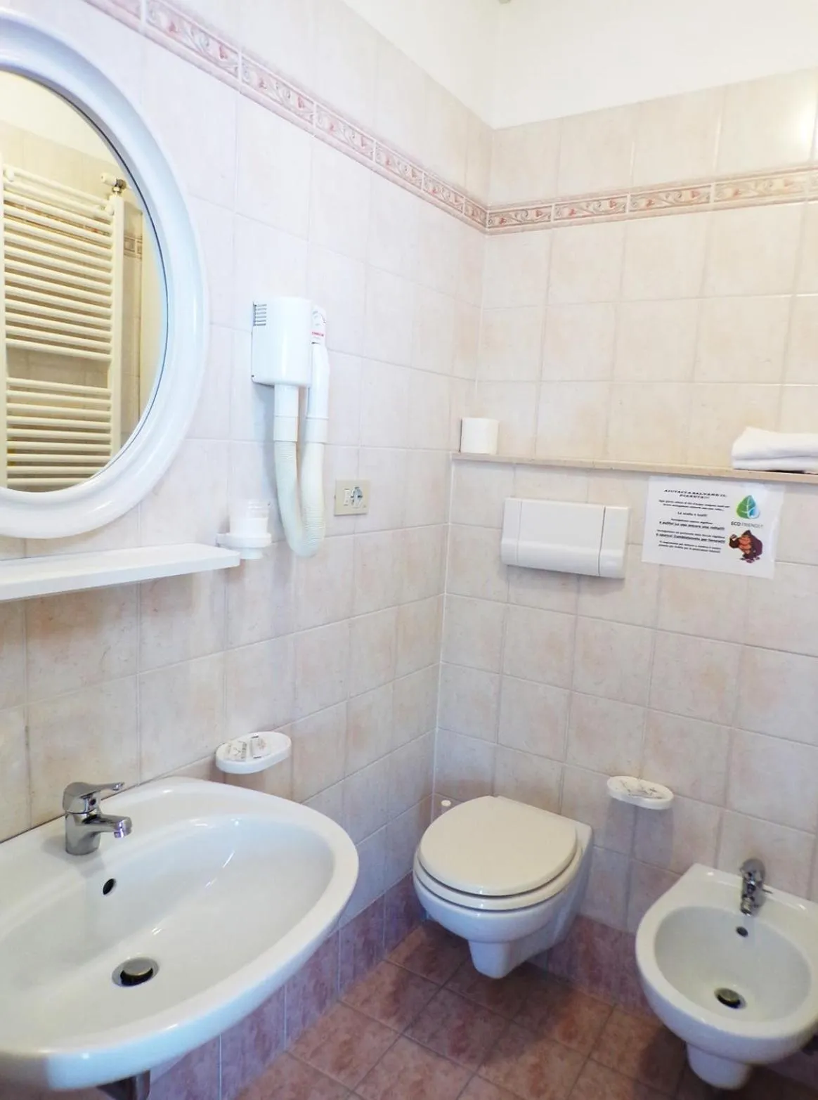 Bathroom in Hotel Crystal NUOVA GESTIONE 2025