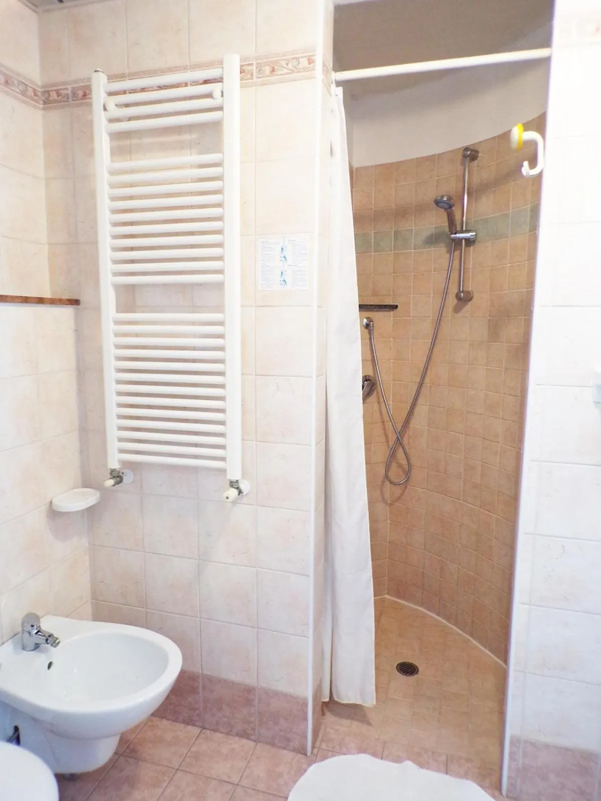 Bathroom in Hotel Crystal NUOVA GESTIONE 2025