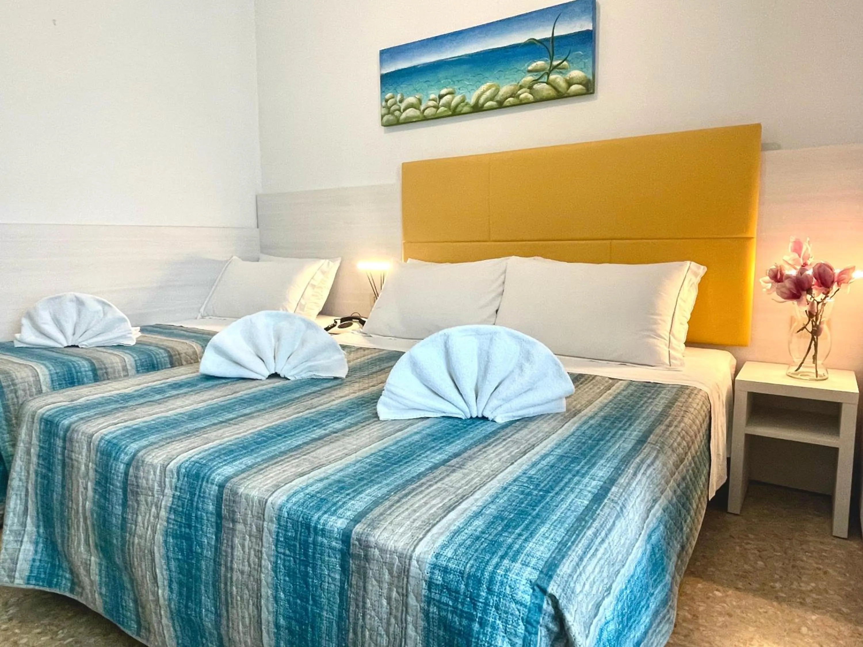 Bedroom, Bed in Hotel Crystal NUOVA GESTIONE 2025