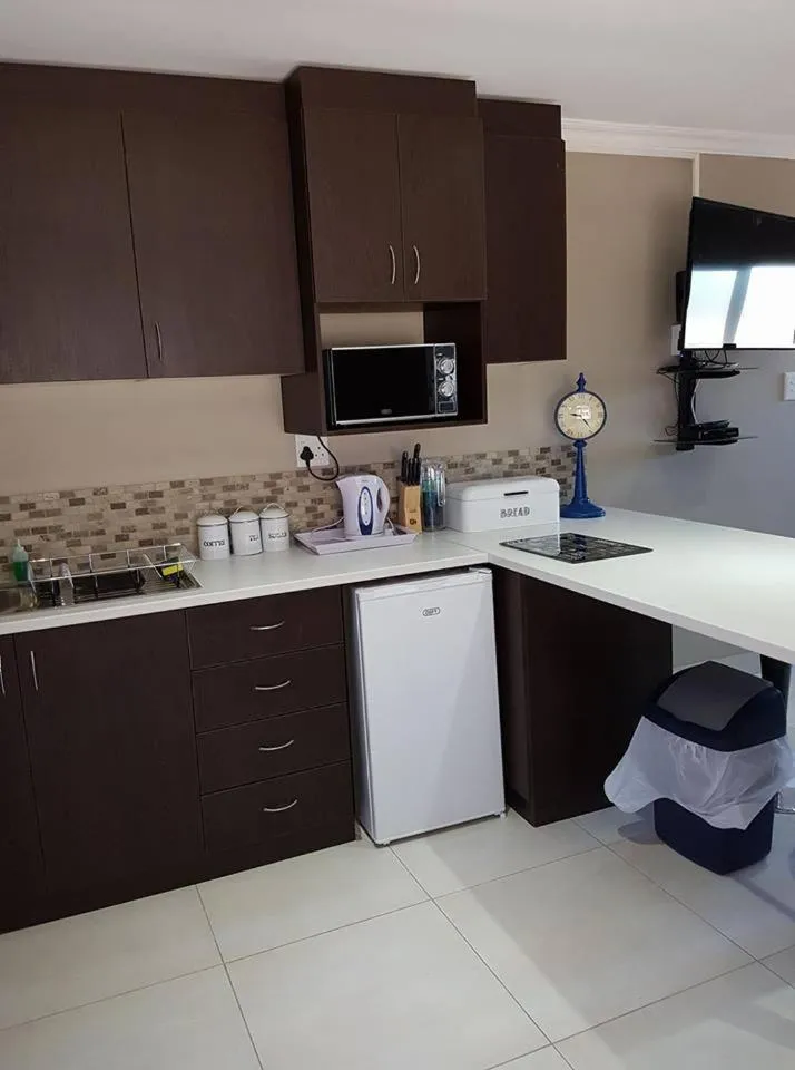 Kitchen or kitchenette in Seagulls Guest House