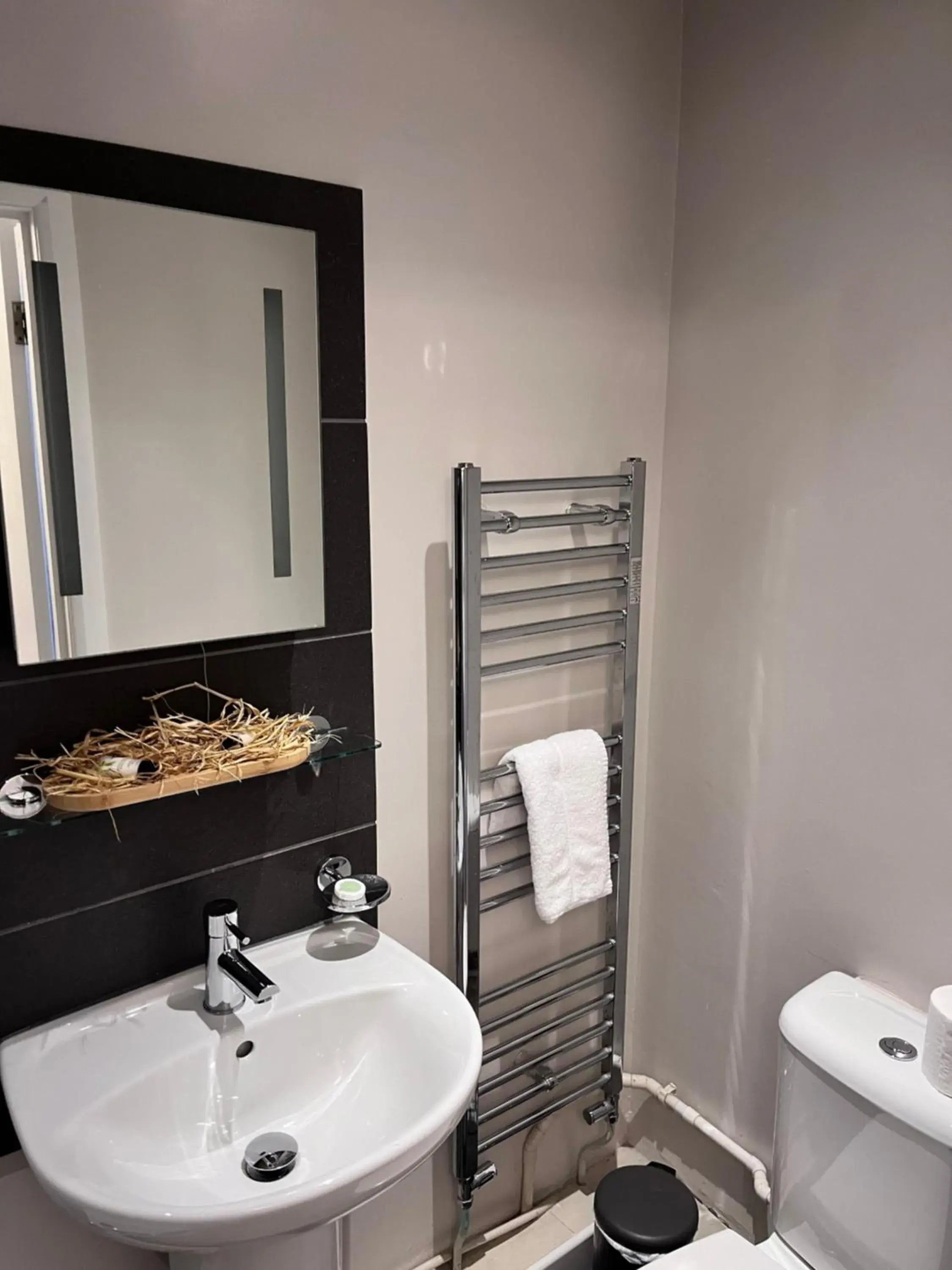 Budget Small Twin Room in The Railway Apartments Budget Small Twin Room in The Railway Apartments