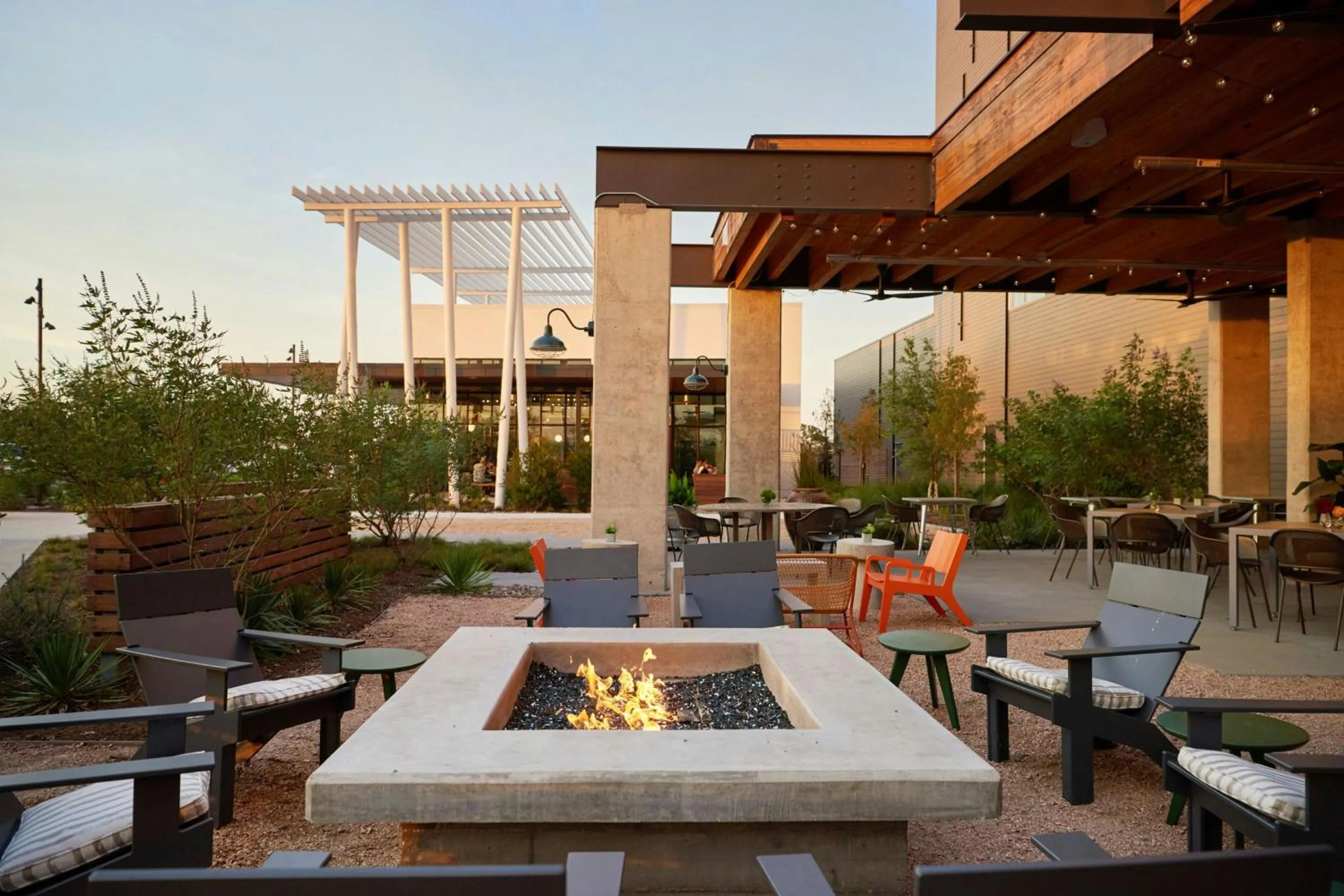 Restaurant/places to eat in The Stella Hotel, Autograph Collection