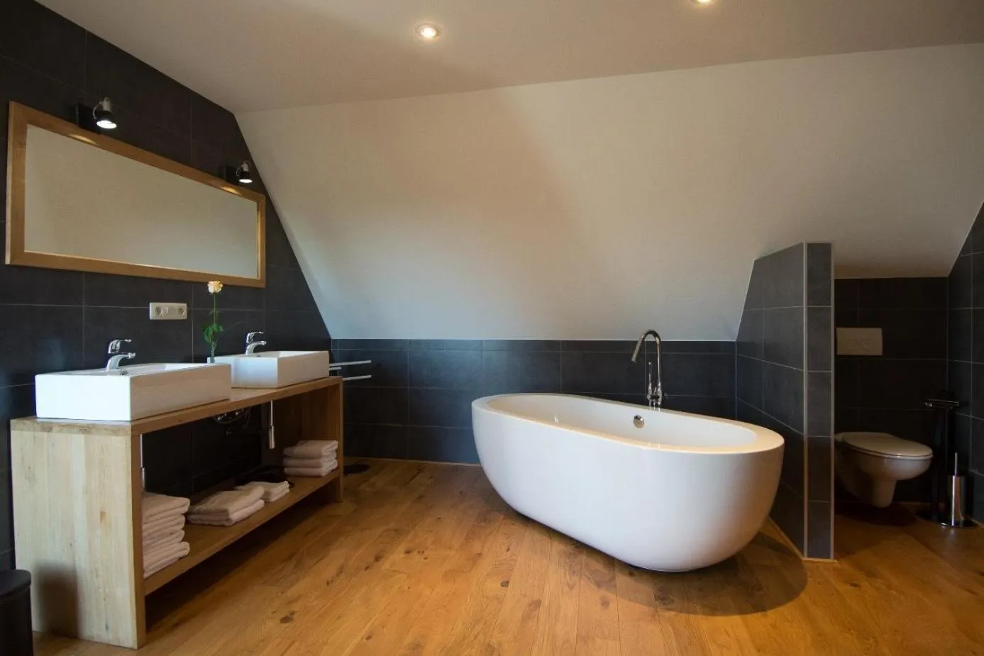 Decorative detail in De Gouden Klokke