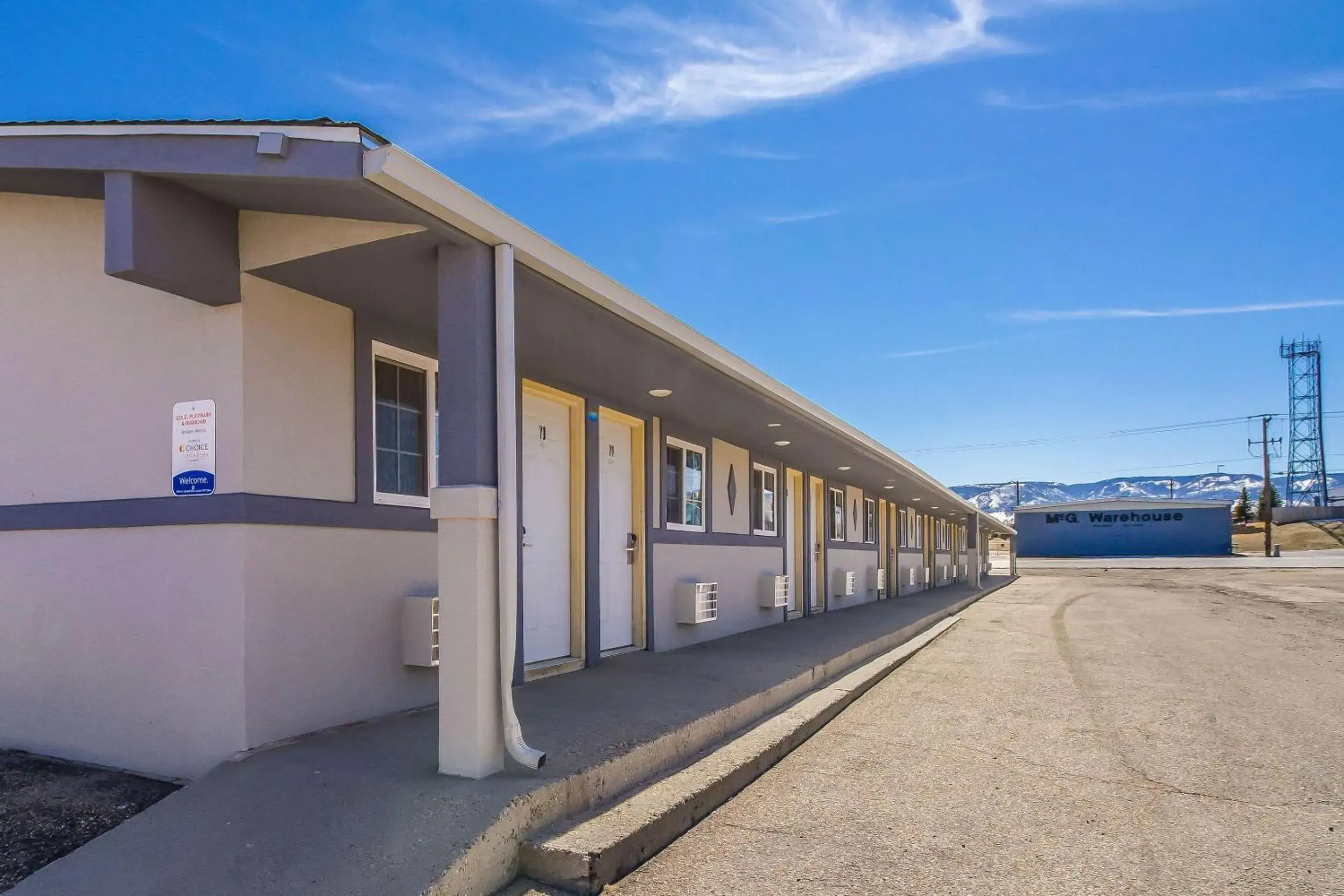 Property building in Rodeway Inn Casper Property building in Rodeway Inn Casper