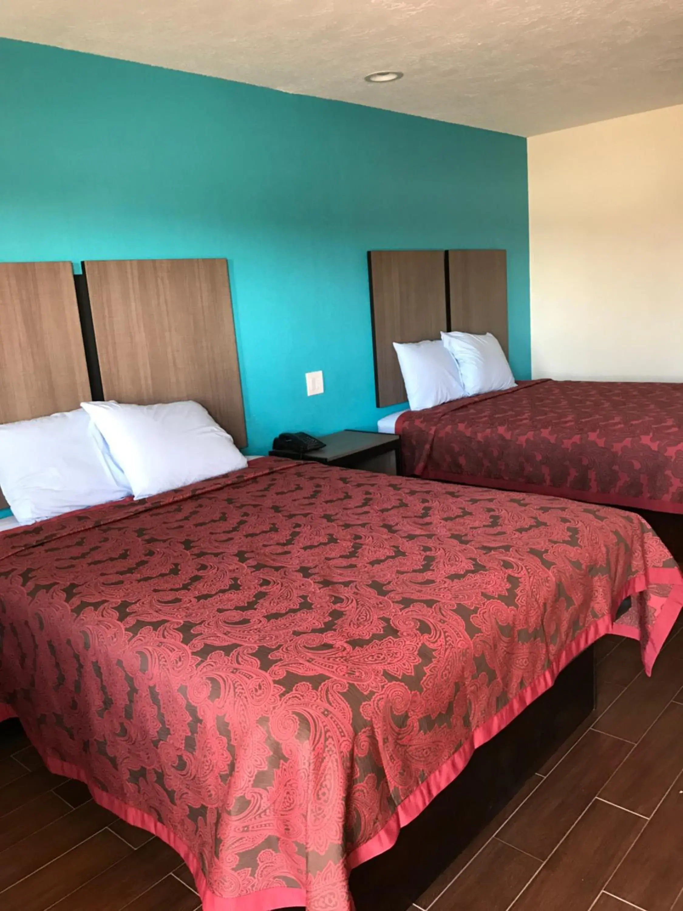 Moonlight Inn & Suites Moonlight Inn & Suites