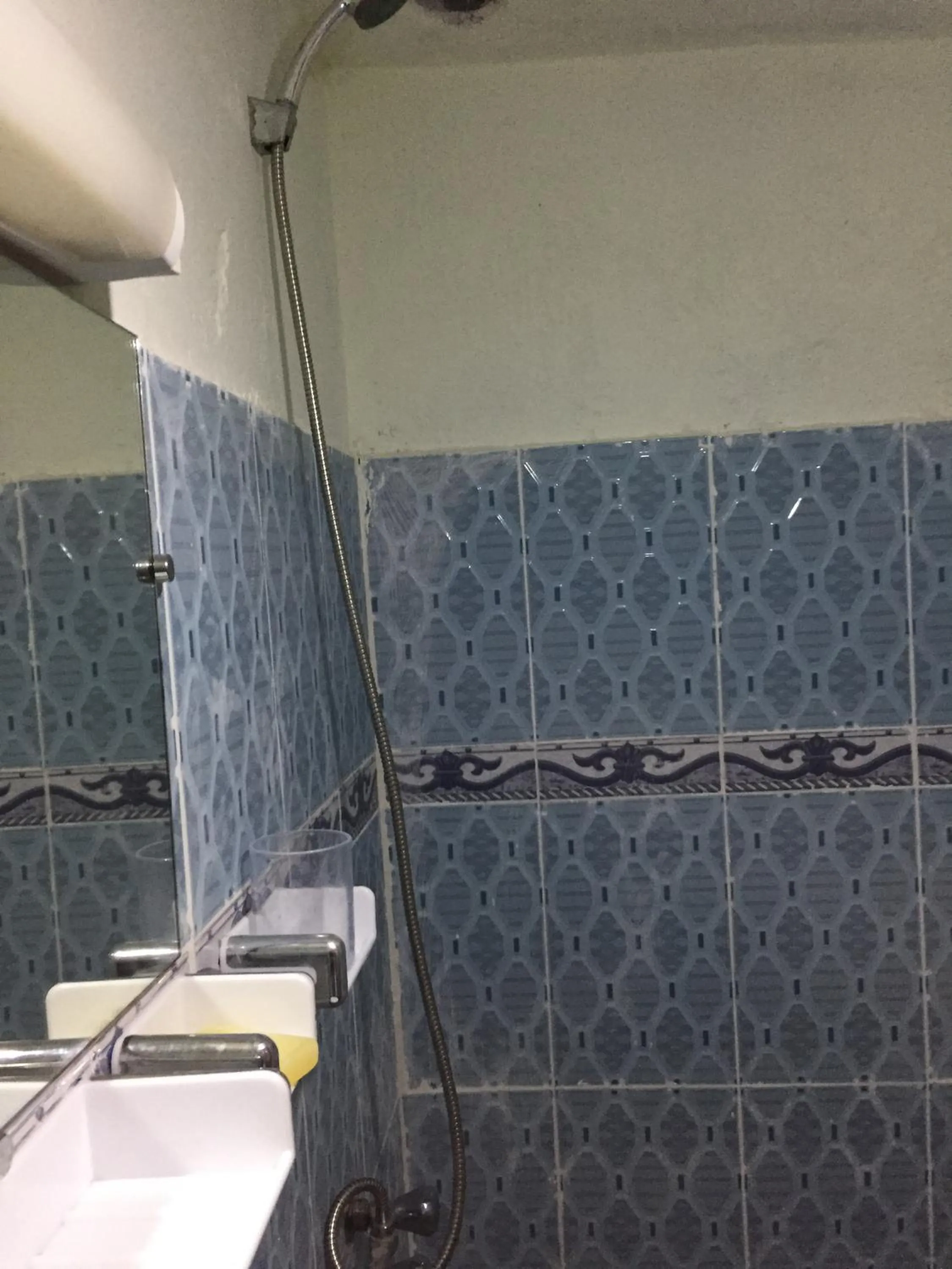 Bathroom in Aziki