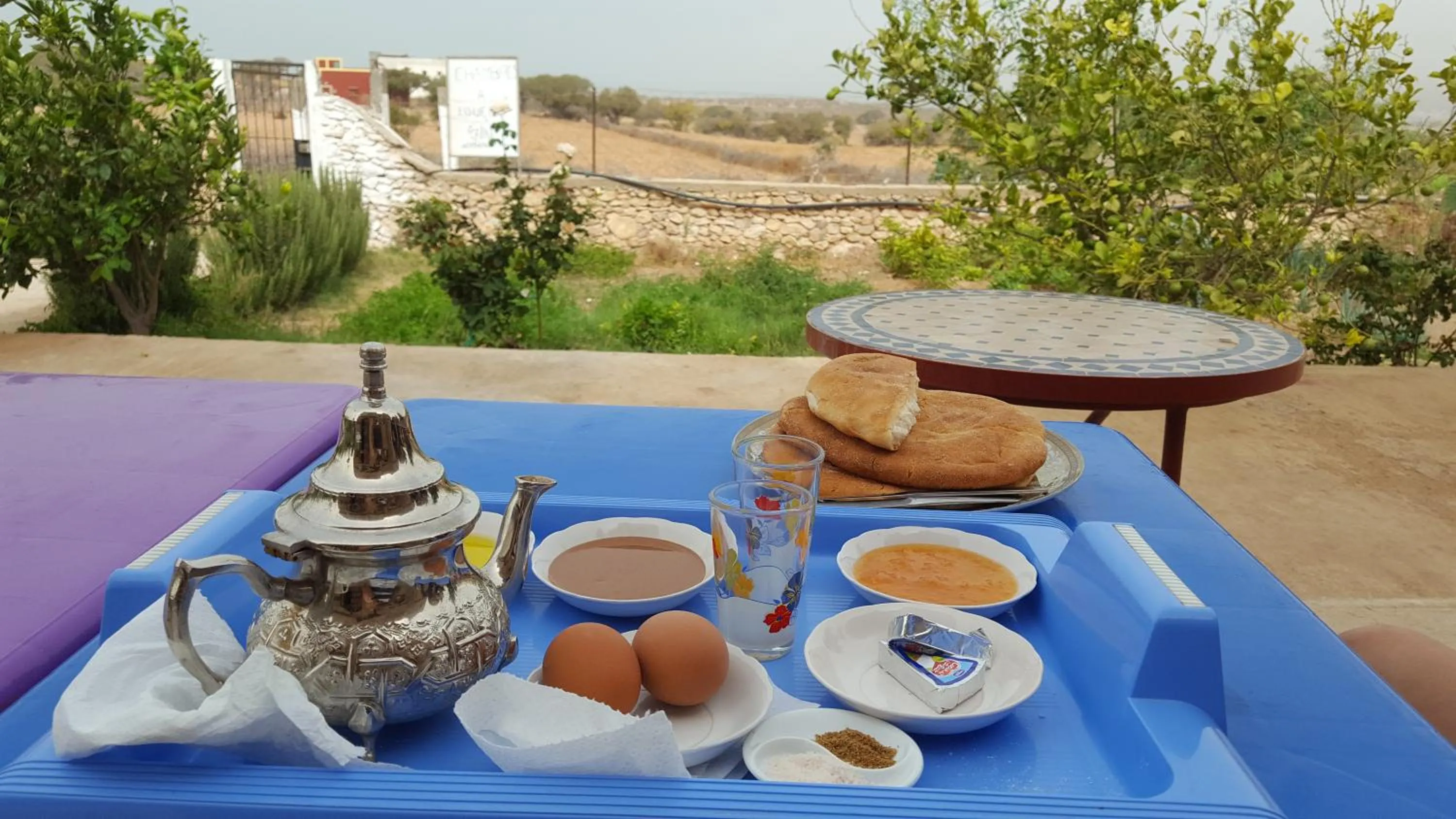 Continental breakfast in Aziki