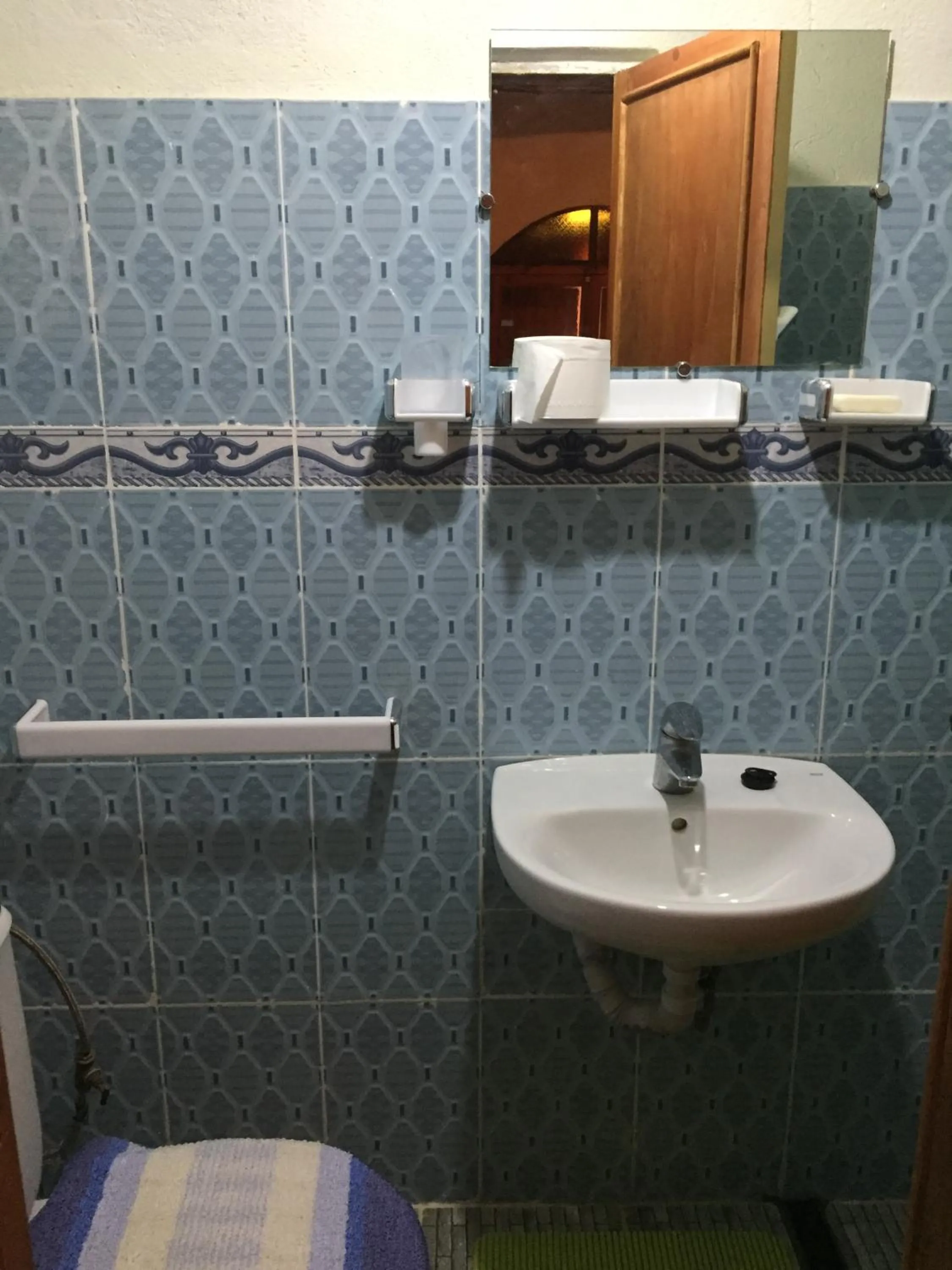 Bathroom in Aziki