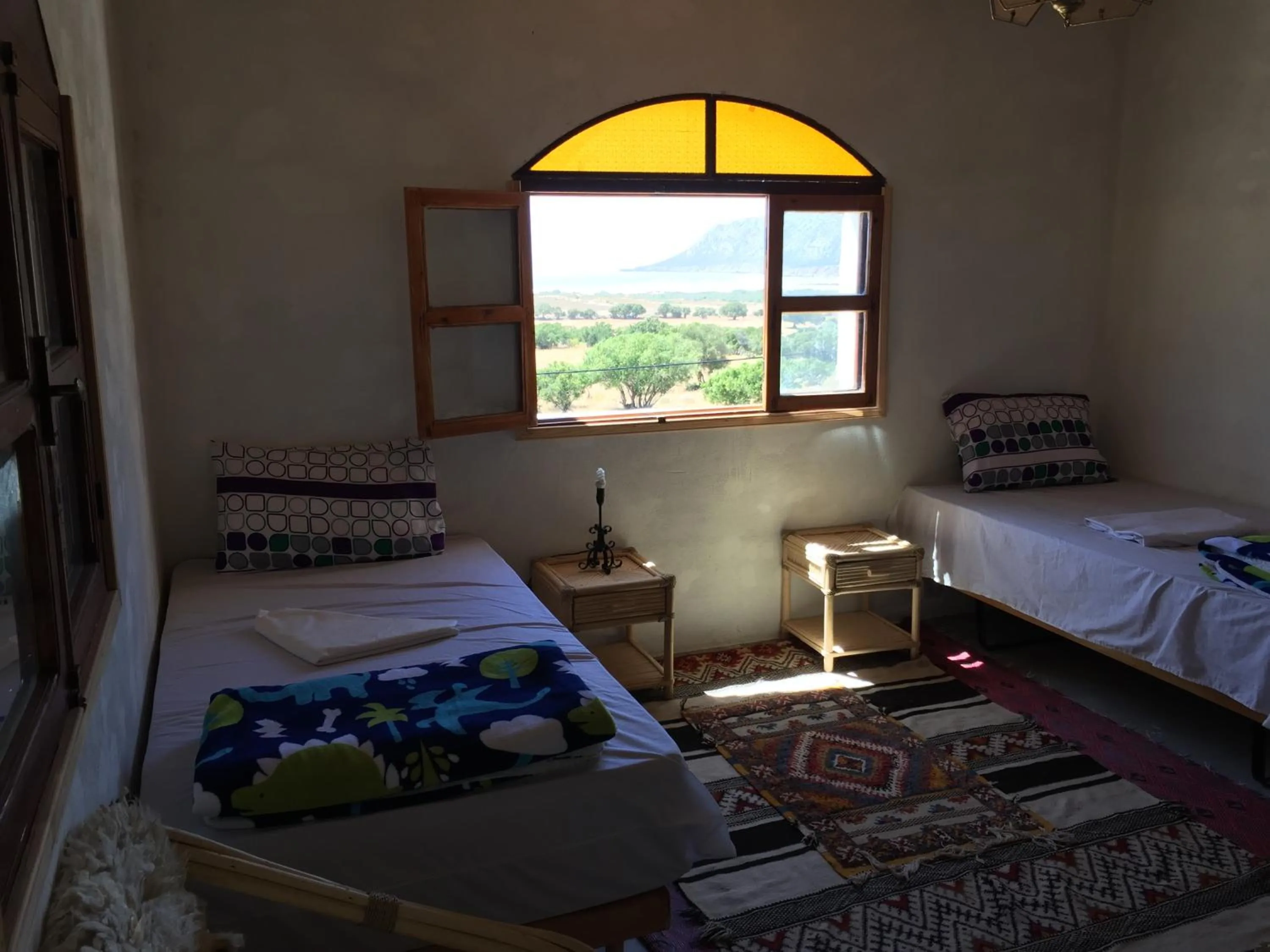 Photo of the whole room, Bed in Aziki