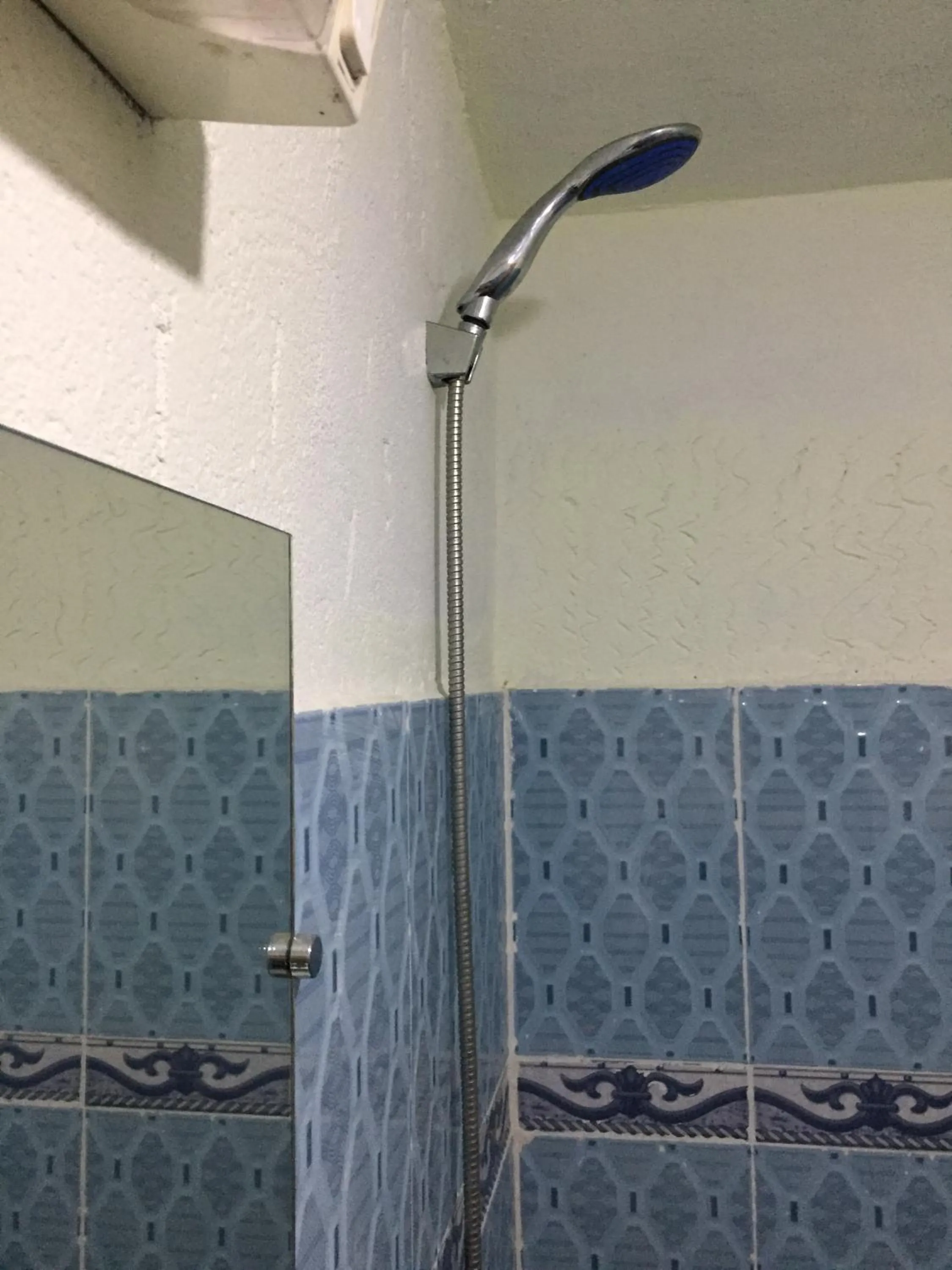 Bathroom in Aziki