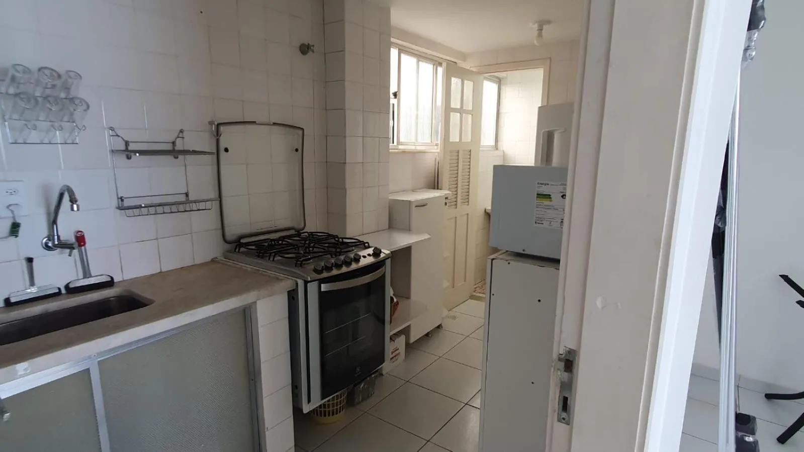 kitchen in Apto Temporada Cabo Frio