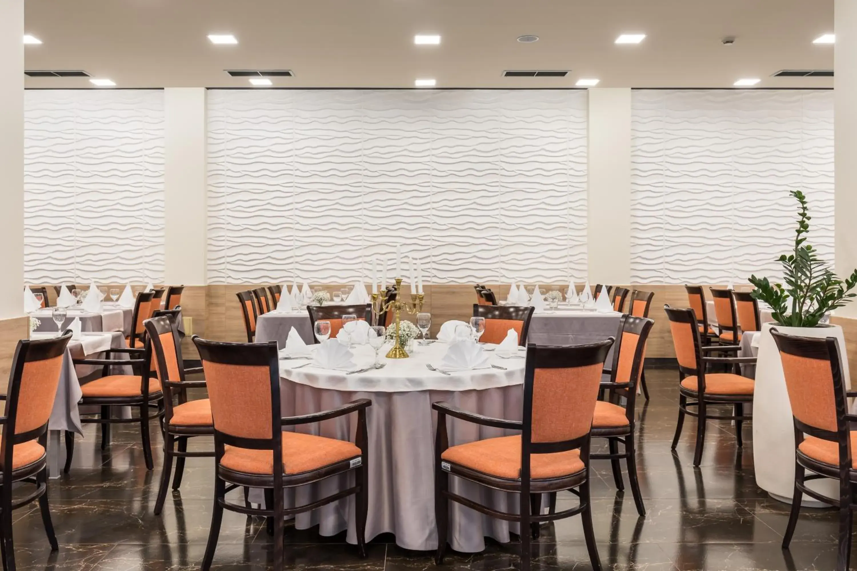 Restaurant/places to eat in Hotel Mondo Restaurant/places to eat in Hotel Mondo