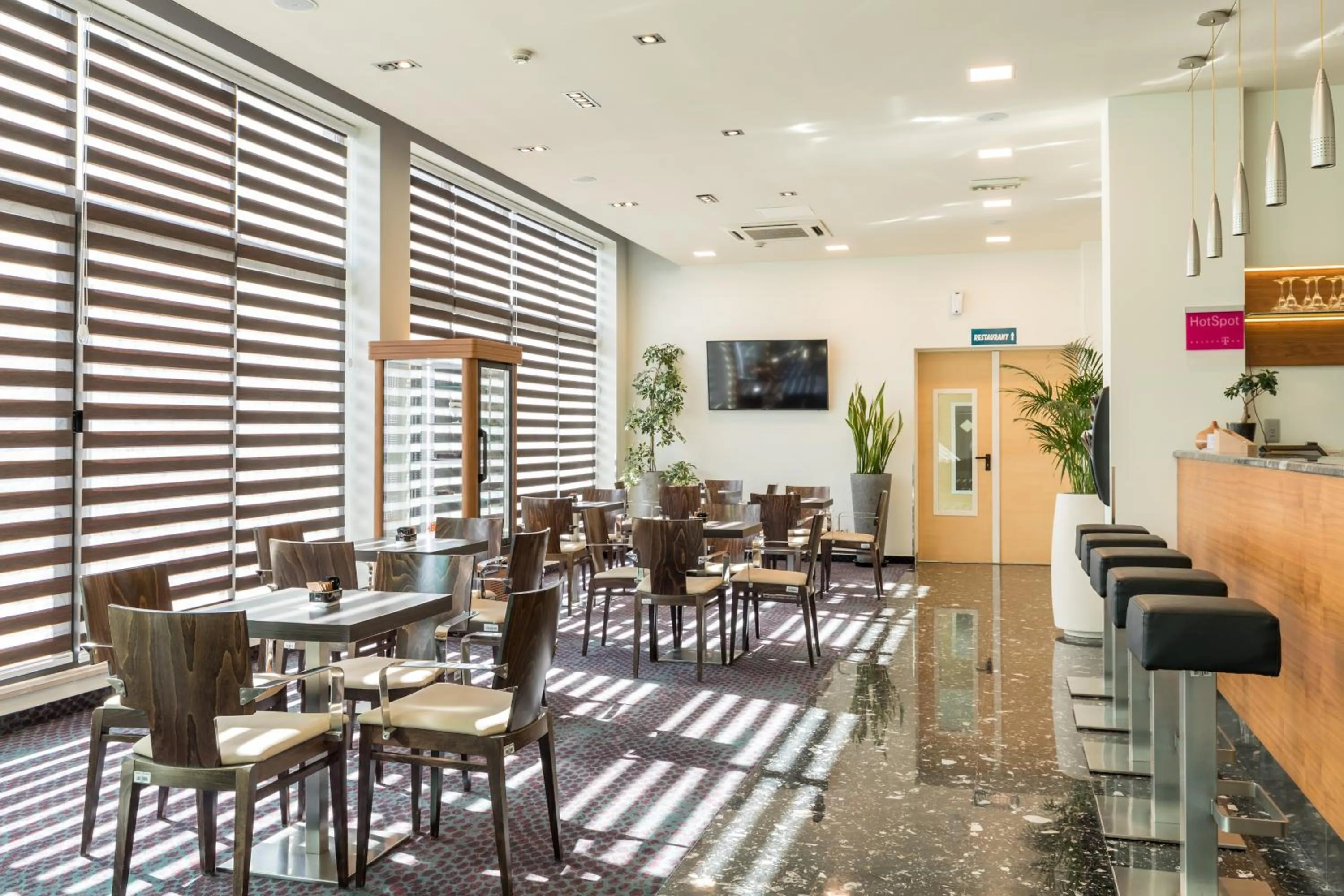 Property building in Hotel Mondo